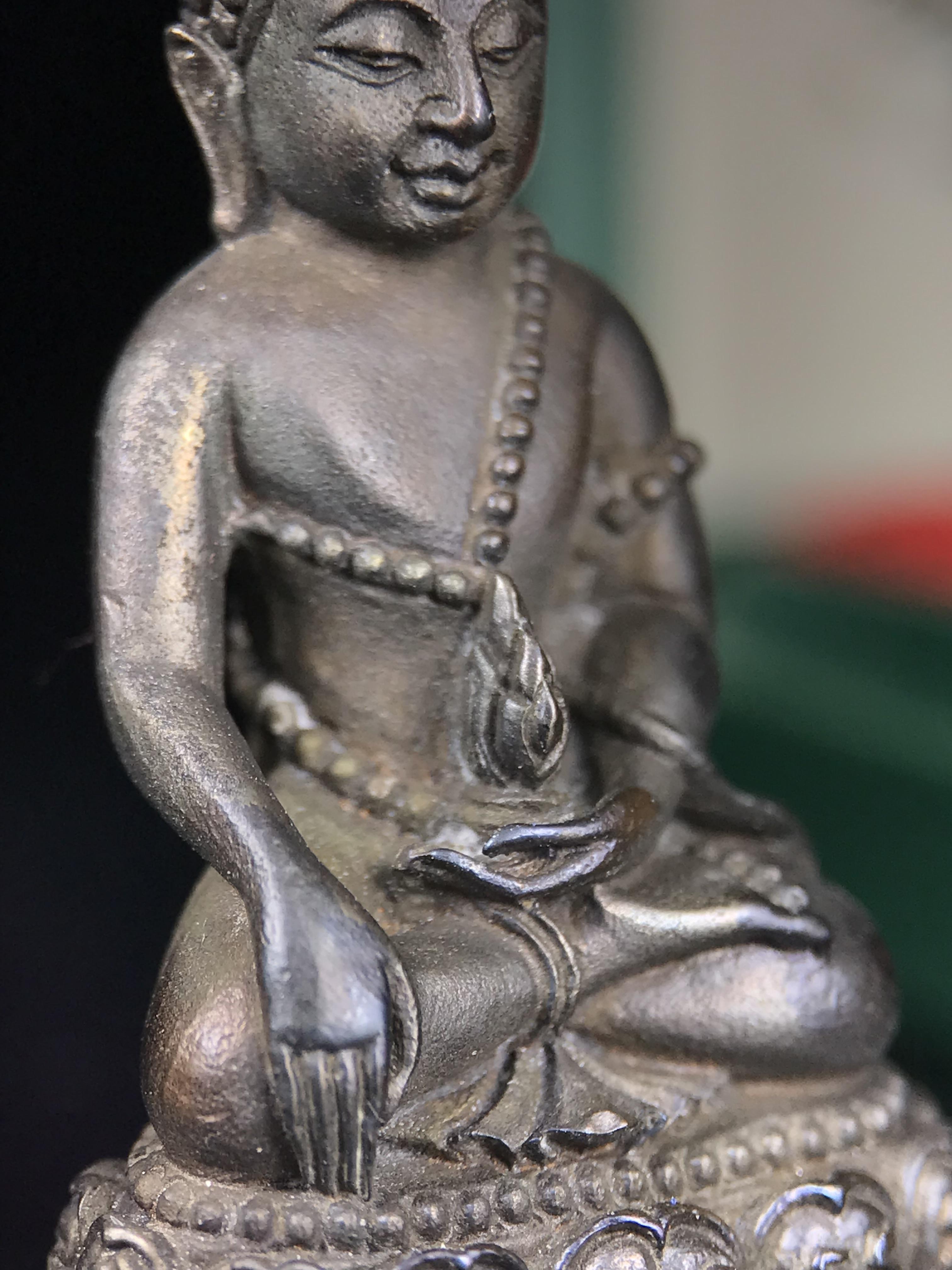 พระกริ่งวาสนา สมเด็จพระสังฆราช(วาสน์)วัดราชบพิธฯ ปี 2531 เนื้อนวโลหะ สร้างเป็นที่ระลึกในคราวที่สมเด็จพระอริยวงศาคตญาณ สมเด็จพระสังฆราช(วาสน์ วาสโน)มีพระชนมายุครบ90พรรษา(ในหลวง ร.9 เสด็จในพิธี)งานแกะแม่พิมพ์โดย นายช่างเกษม มงคลเจริญ)(1ใน1991องค์)