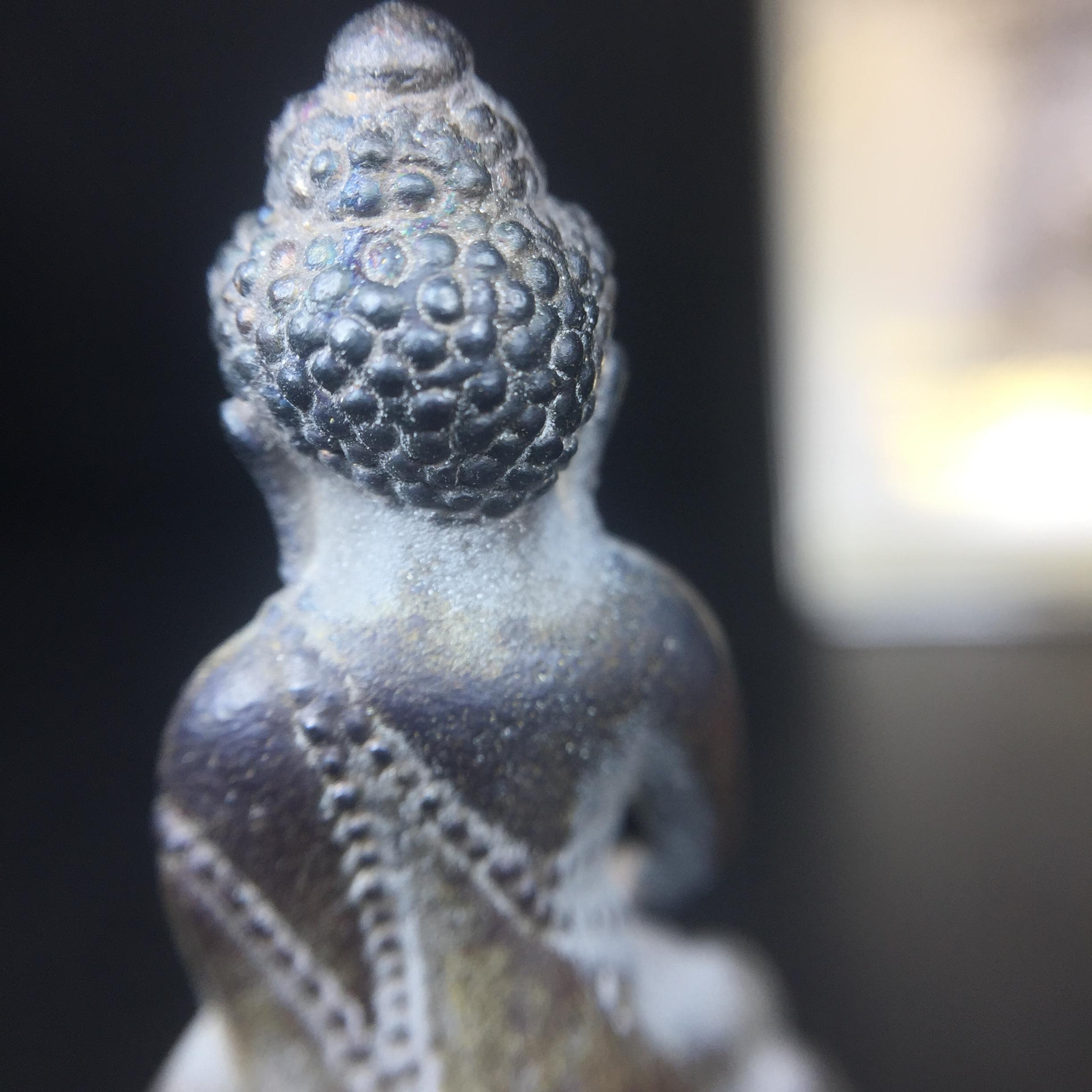 พระกริ่งชินบัญชรฉลองพระชันษา 100 ปี สมเด็จพระญาณสังวร วัดบวรนิเวศวิหาร ปี 2556 เนื้อนวโลหะผสมทองคำก้นทองแดง พิธีใหญ่ มวลสารเด่น นิยม(1 ใน 2556 องค์)