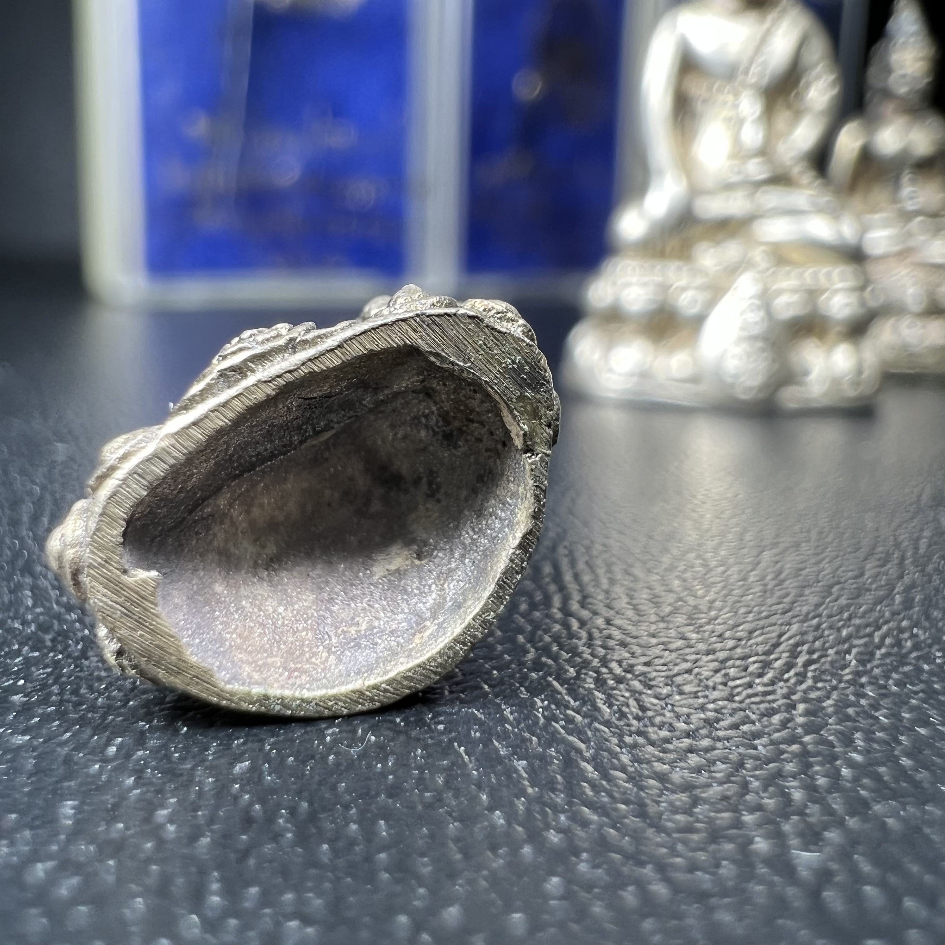 พระกริ่งนวปทุม ภปร.-พระชัยวัฒน์นวปทุม ภปร.-พระกริ่งไพรีพินาศ ภปร. รุ่นแรก วัดปทุมวนาราม ครบชุดเนื้อเงิน ปี2535(ในหลวงรัชกาลที่9เสด็จเททอง)(1ใน3000องค์)หายาก***เก็บทีเดียวครบชุดไปเลยรุ่นนี้ แนะนำ....ตอนนี้หายากแล้ว***