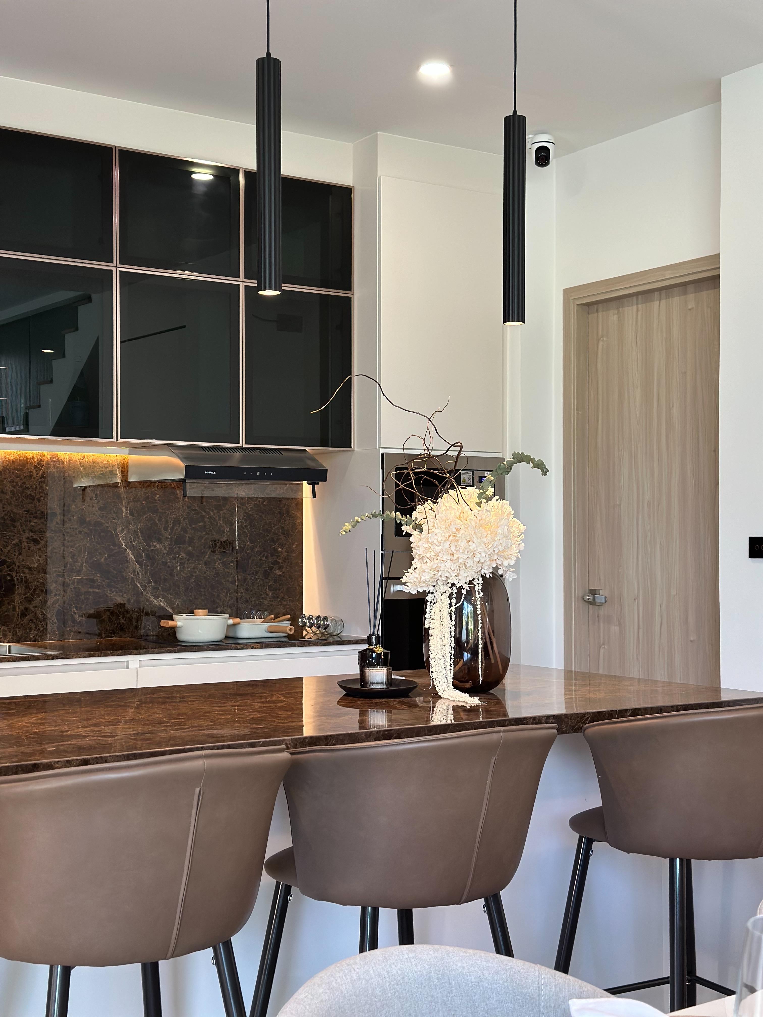 For Sales : Kathu-Patong, Luxury Pool Villa, 4 Bedrooms 4 Bathrooms