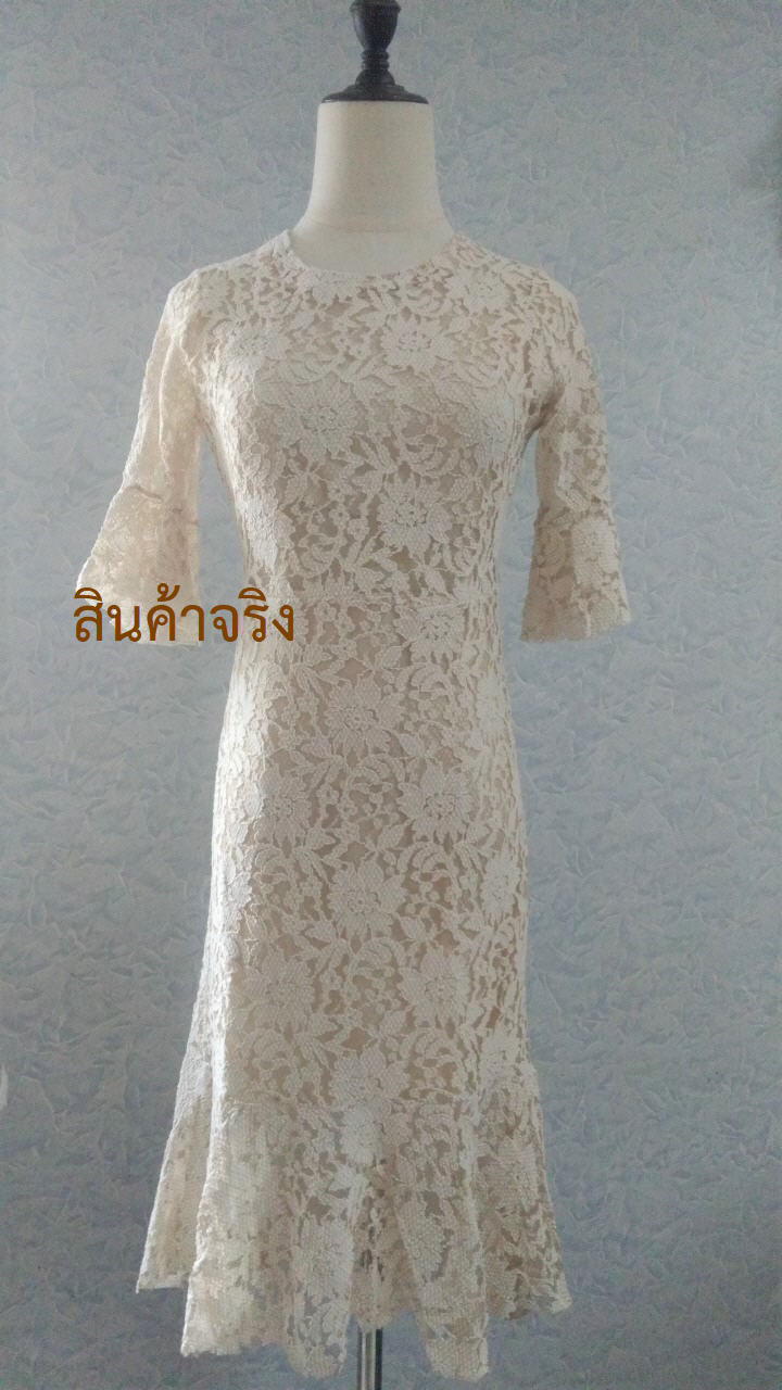 ชุดเดรสสั้นผ้าลูกไม้สีครีมแขนยาวข้อศอกระบายสวยๆ
