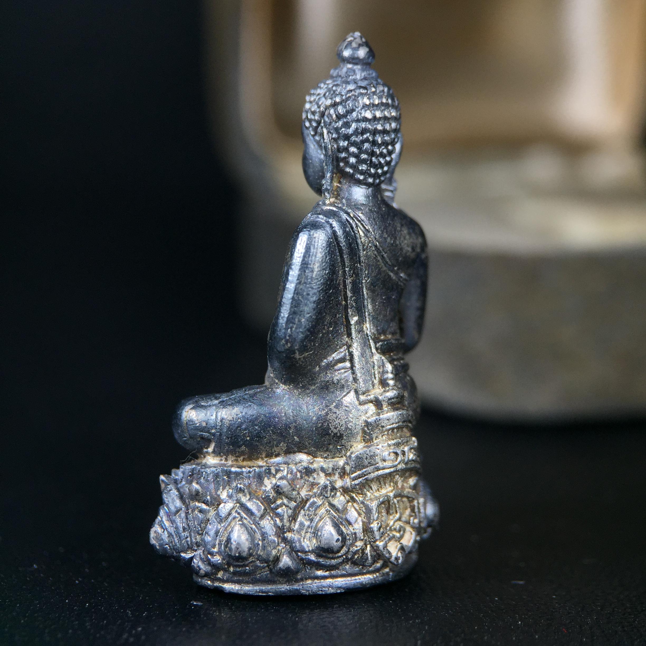 พระกริ่งวาสนา 80 พรรษา สมเด็จพระสังฆราช (วาสน์) วัดราชบพิธฯ ปี2521 เนื้อเงิน(ตอกหมายเลข)(ตอกโค๊ตพระปิดตา) โดยมีหลวงปู่โต๊ะ วัดประดู่ฉิมพลีร่วมปลุกเสก สภาพผิวเดิม สวยจัด แชมป์ๆพร้อมกล่องบรรจุเดิม(หายาก)