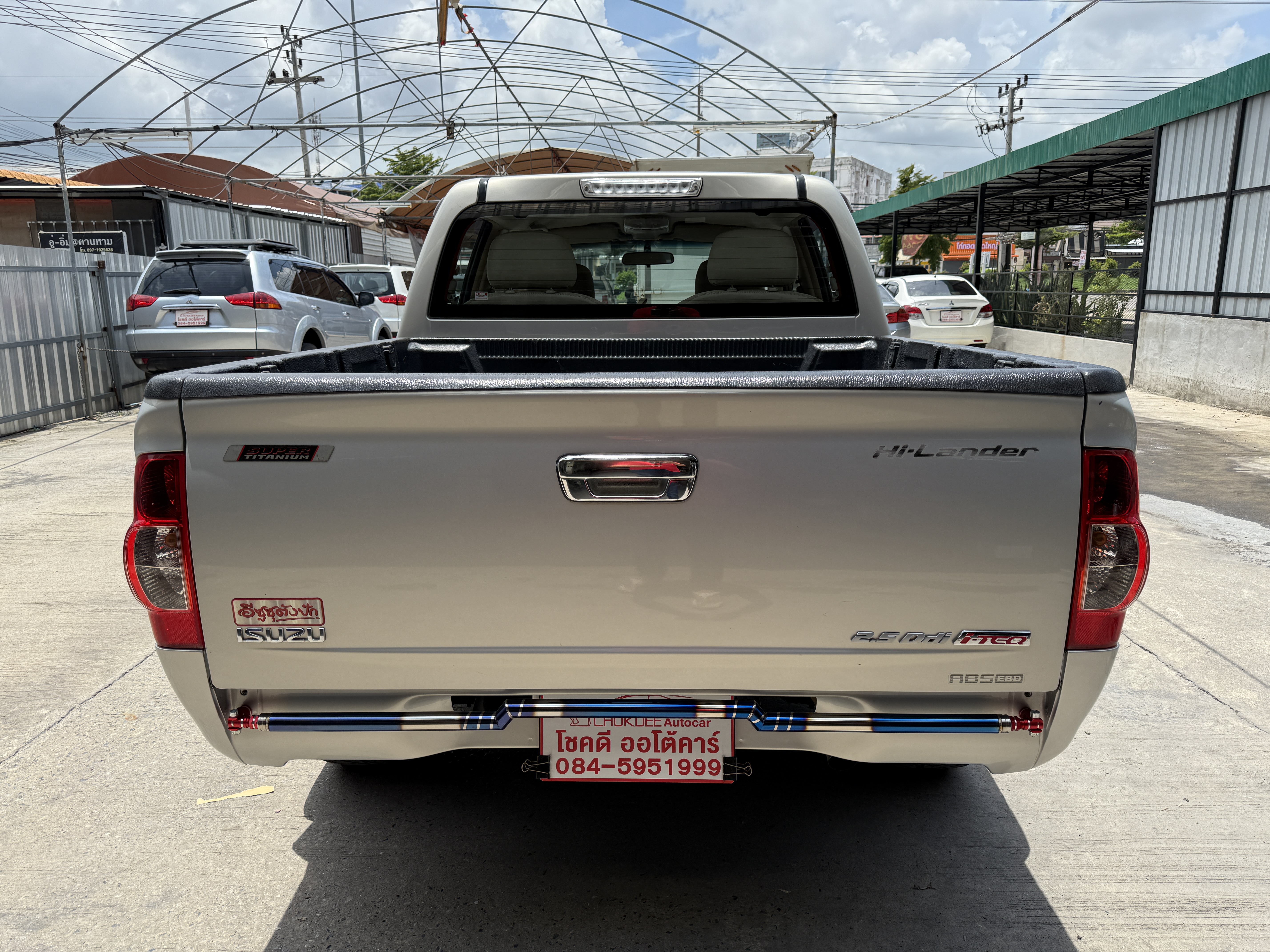 Isuzu Dmax 4ประตู Hilander 2.5 Abs 2011 เงิน