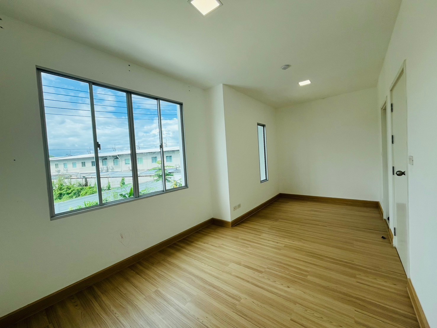 For Sales : Thalang, 2-story townhouse, 3 Bedrooms 2 Bathrooms