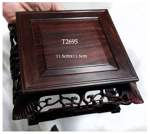 กี๋หรือฐานไม้สไตล์จีน สำหรับวางของตั้งโชว์ ท๊อป11.5cmx11.5cm ตัวละ