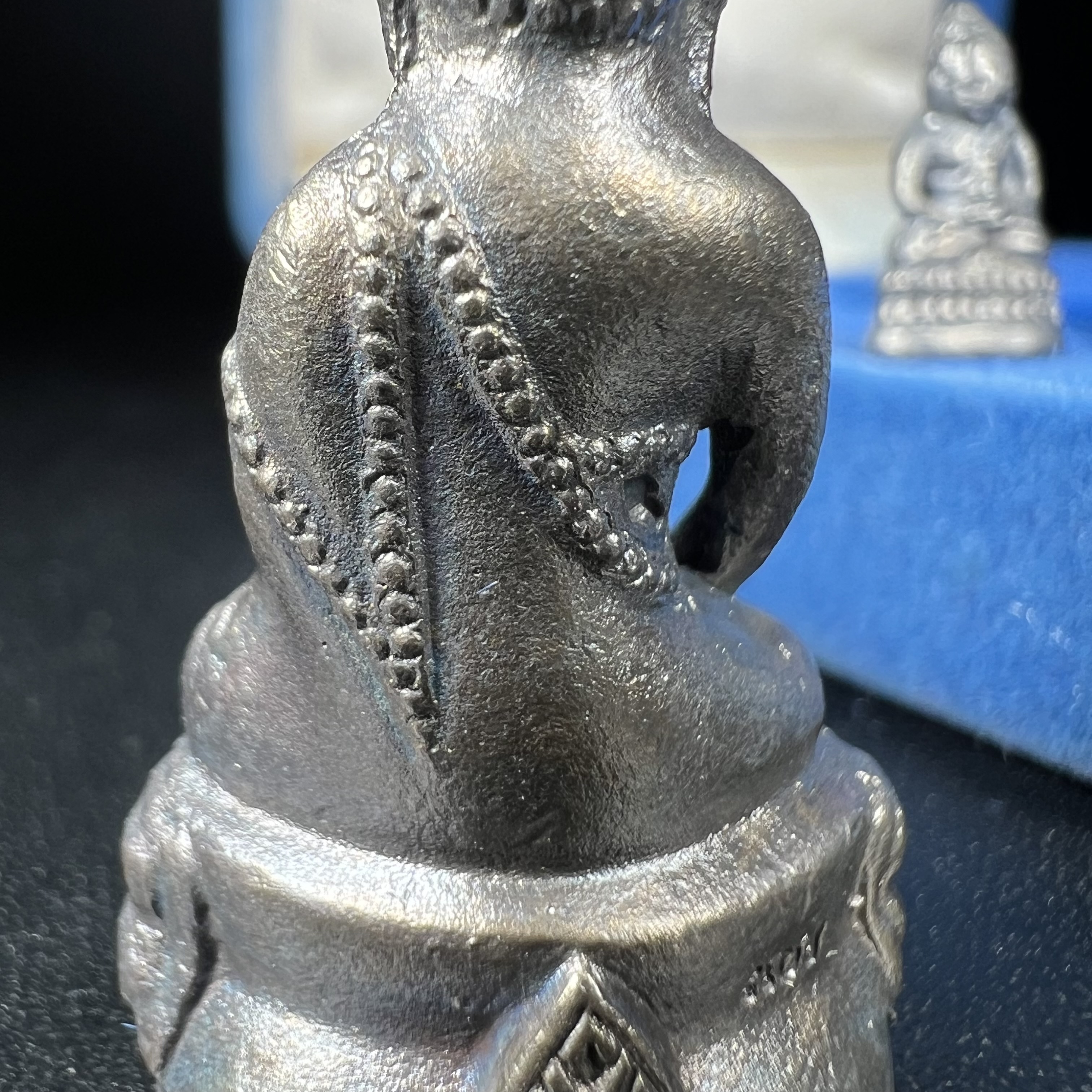 พระกริ่ง-พระชัยวัฒน์ สว. 90 พรรษาสมเด็จย่า ปี2533 เนื้อนวโลหะ(ผสมทองคำเยอะมากรุ่นนี้)(ในหลวงรัชกาลที่9เสด็จในพิธี)(หล่อแบบโบราณอุดมวลสาร 108 แบบฉบับพระกริ่งใหญ่สายวัดสุทัศน์ พระสังฆราช(แพ))(1 ใน 3000 ชุด) หายาก