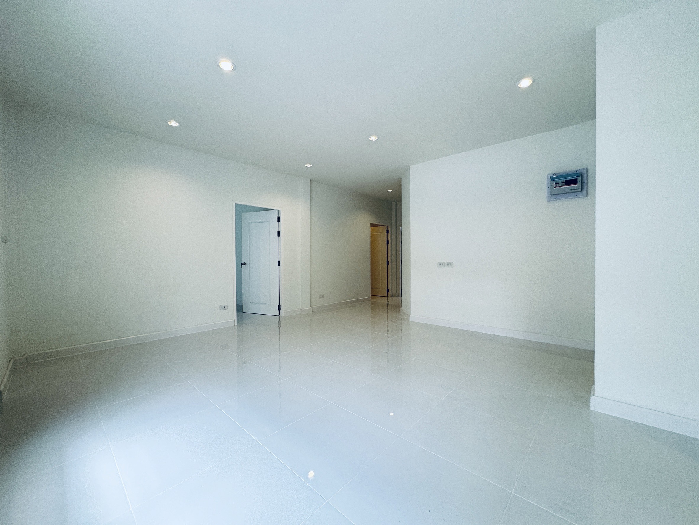 For Sale : Bypass, One-story semi-detached house, 3 Bedrooms 2 Bathrooms