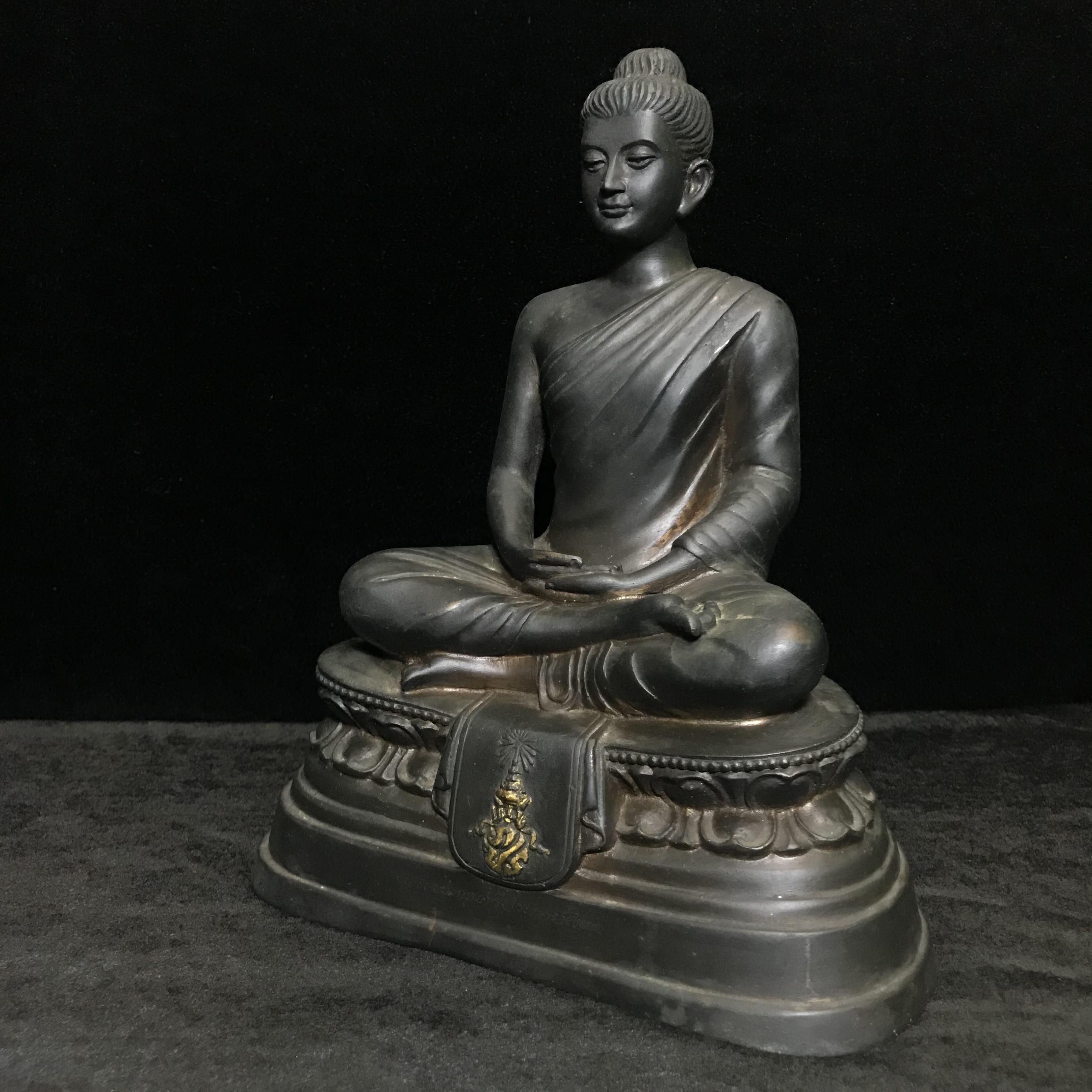 พระพุทธศรีประกายสิทธิ์ ภปร.วัดบวรนิเวศวิหาร ที่ระลึกสร้างโรงพยาบาลสมเด็จพระ ศรีนครินทร์ ปี 2525 หน้าตัก 5นิ้ว(พระราชทานเม็ดพระธาตุบรรจุใต้ฐาน)