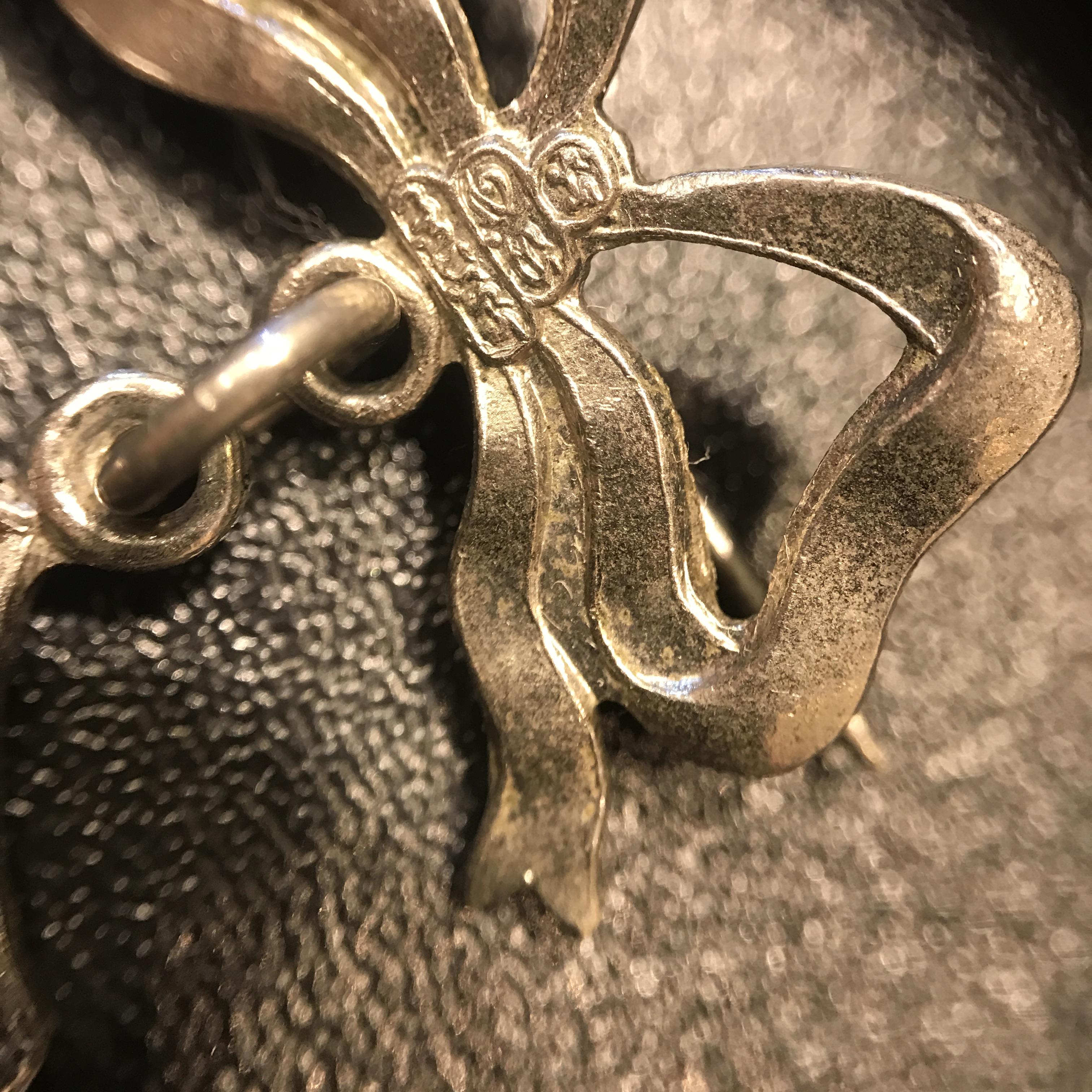 เหรียญในหลวงรัชกาลที่9 รุ่นจอมทัพไทย ปี2507 เจ้าคุณนรฯ วัดเทพศิรินทร์ อธิษฐานจิตปลุกเสก เนื้ออัลปาก้าชุบนิเกิ้ล พร้อมเข็มกลัดยันต์น้ำเต้าเจ้าคุณนรฯ