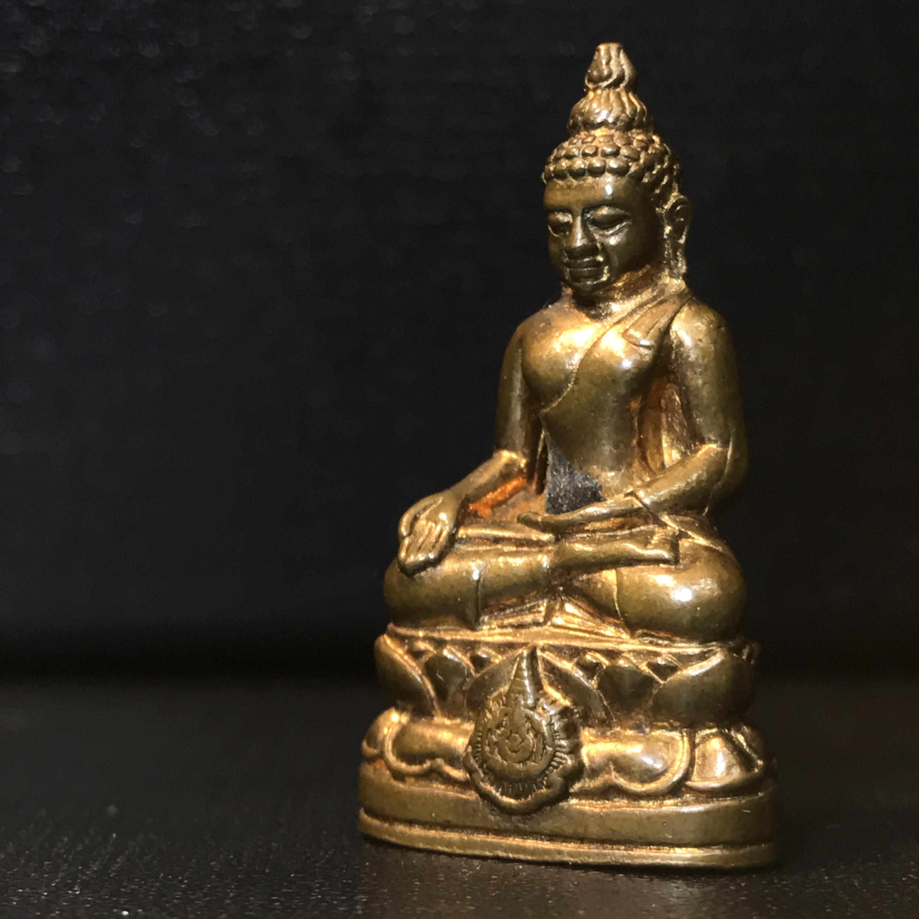 พระกริ่งไพรีพินาศ เฉลิมพระเกียรติ พระบาทสมเด็จพระเจ้าอยู่หัวรัชกาลที่9 พระชนมพรรษา 6 รอบ ปี2542เนื้อสัมฤทธิ์(บรรจุเหล็กไหล)ดีนอก-ดีใน