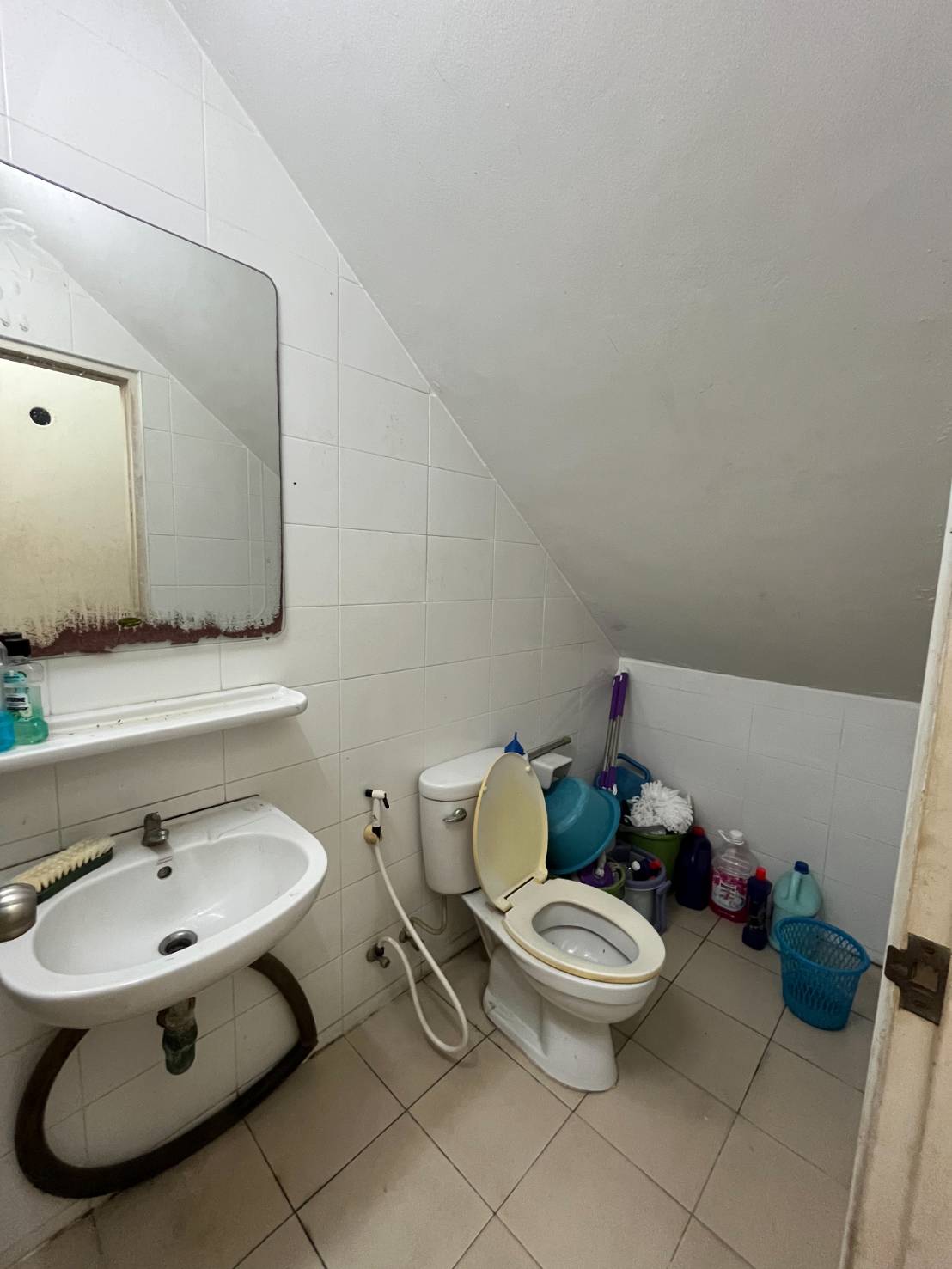 For Sales : Phuket Town, 3-story commercial building, 4 Bedrooms 4 Bathrooms