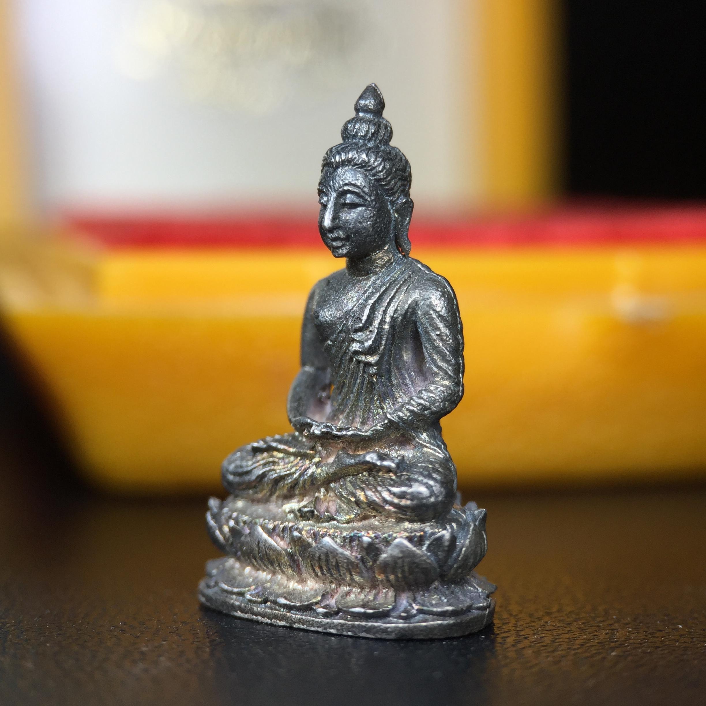 พระกริ่ง-พระชัยวัฒยน์วาสนาสมเด็จพระสังฆราช(วาสน์)วัดราชบพิธฯปี2531 เนื้อเงิน สร้างเป็นที่ระลึกในคราวที่สมเด็จพระอริยวงศาคตญาณ สมเด็จพระสังฆราช(วาสน์ วาสโน)มีพระชนมายุครบ90พรรษา(ในหลวง ร.9 เสด็จในพิธี)งานแกะแม่พิมพ์โดย นายช่างเกษม มงคลเจริญ)หายาก