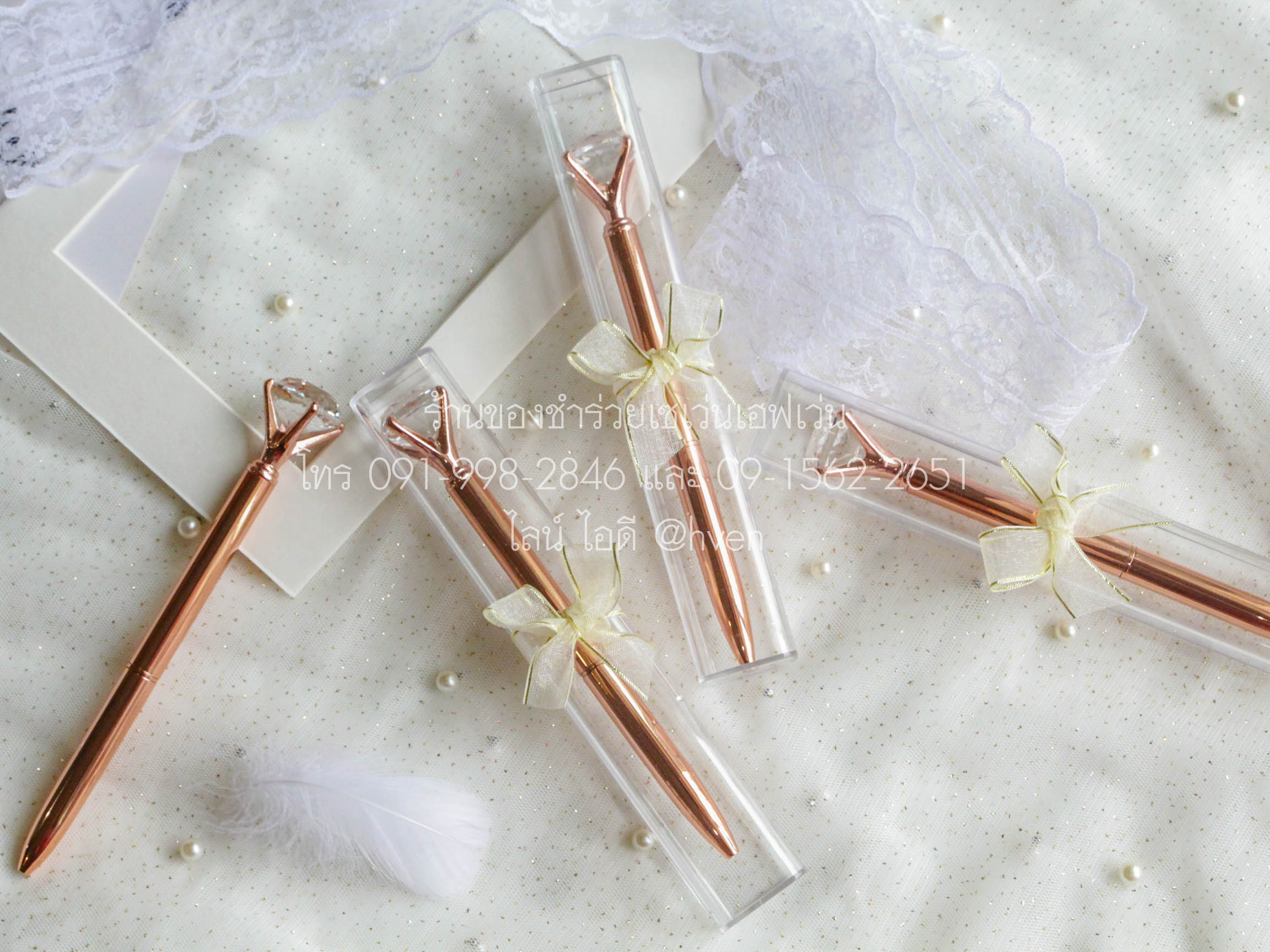 ของชำร่วยงานศพ ปากกาหัวเพชร สีRoseGold ในกล่องอะครีลิคใส