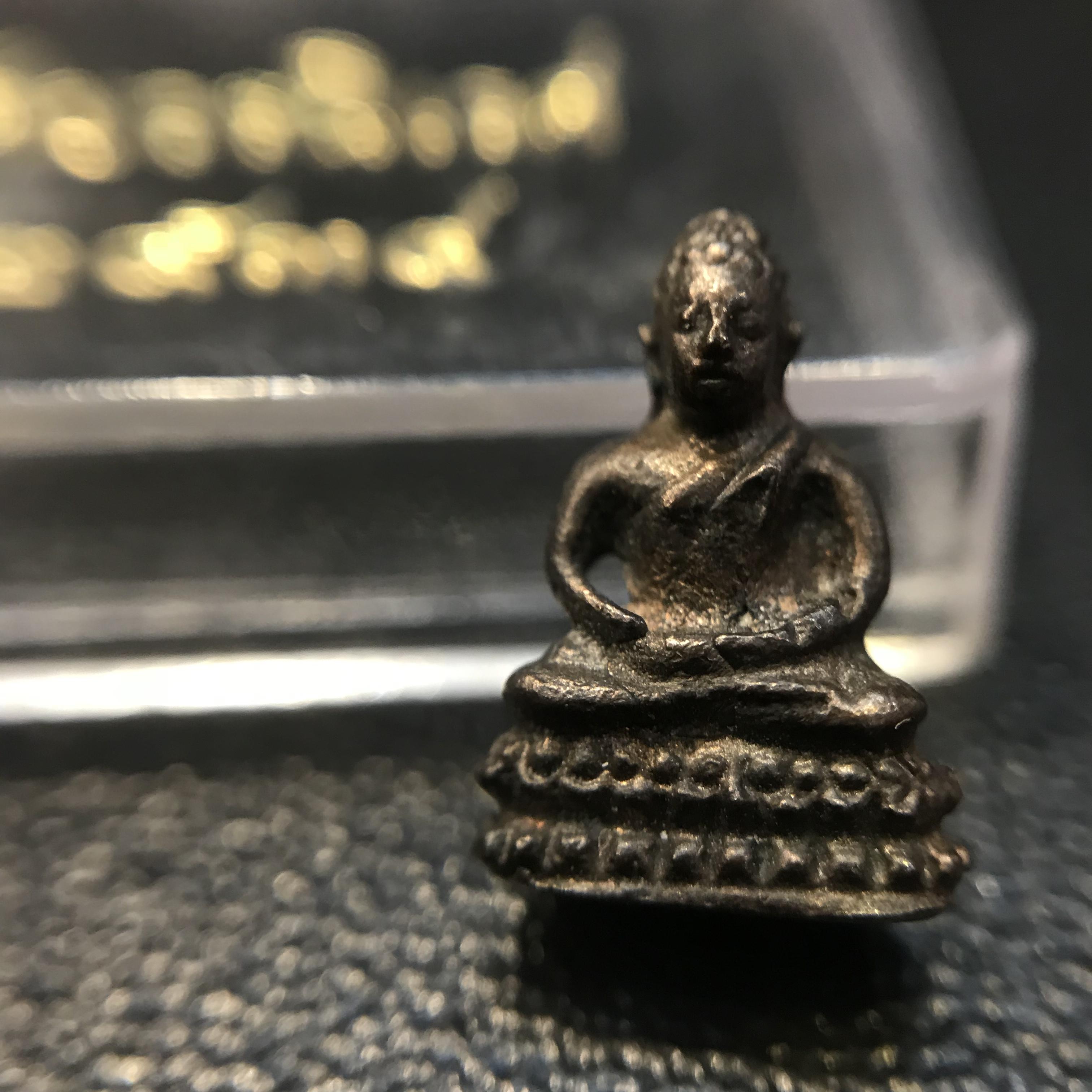 พระชัยวัฒน์อมรโมลี สมเด็จพระวันรัต (จุนท์ พรหมคตโต) วัดบวรนิเวศฯ เนื้อนวโลหะ ปี๒๕๓๔ สภาพสวยหายาก!!!(ตอกโค๊ด)