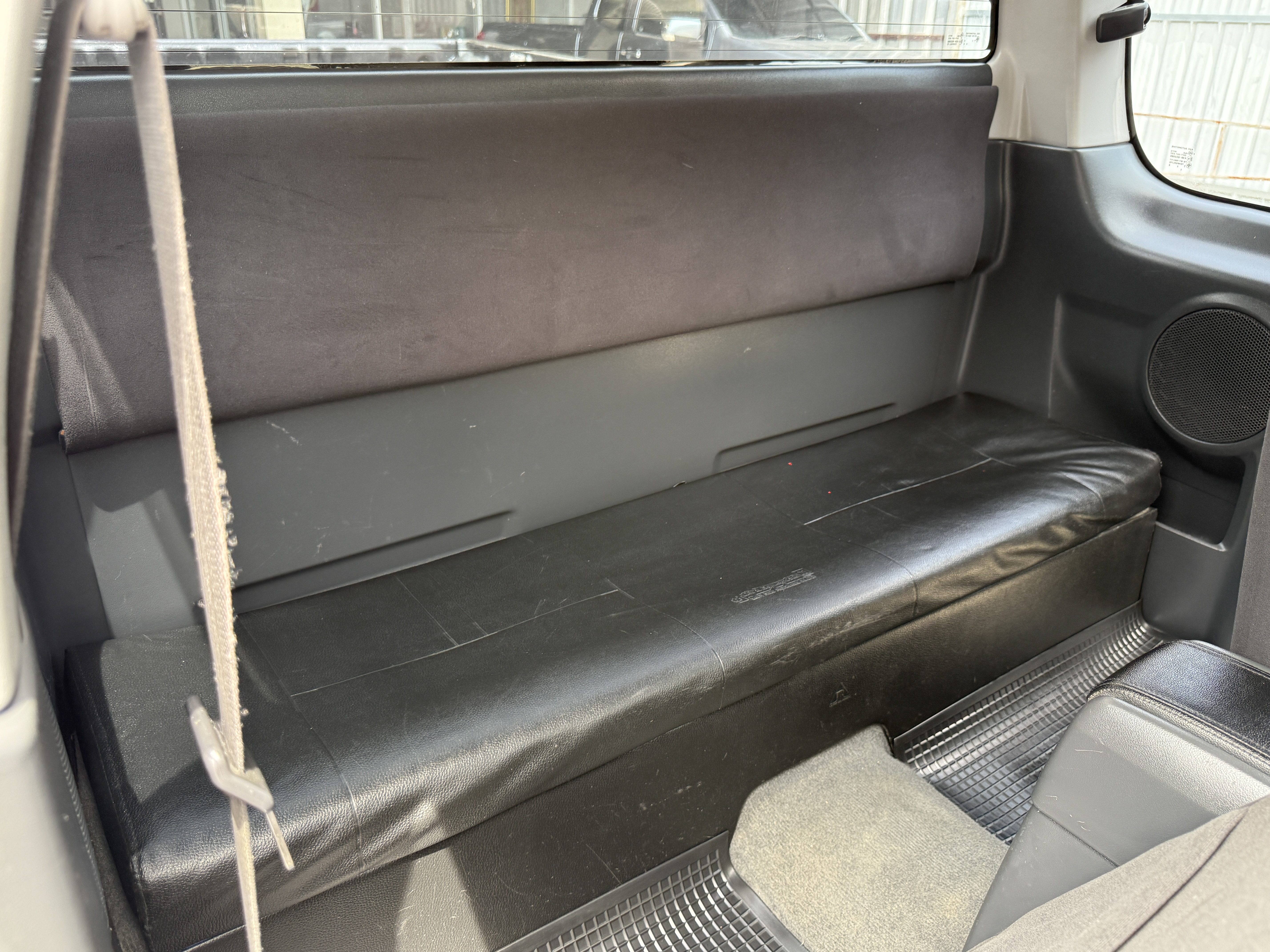 Isuzu Dmax Cab Hilander 2.5 Abs 2010 เงิน