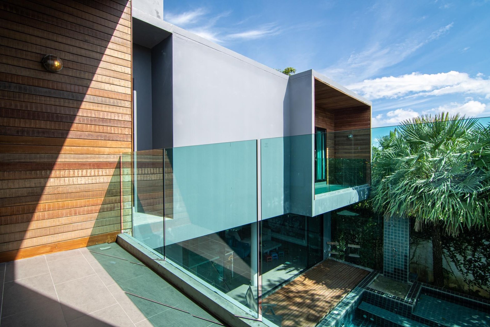 For Sale : Laguna Layan Beach House 3 Bedrooms 3 Bathrooms