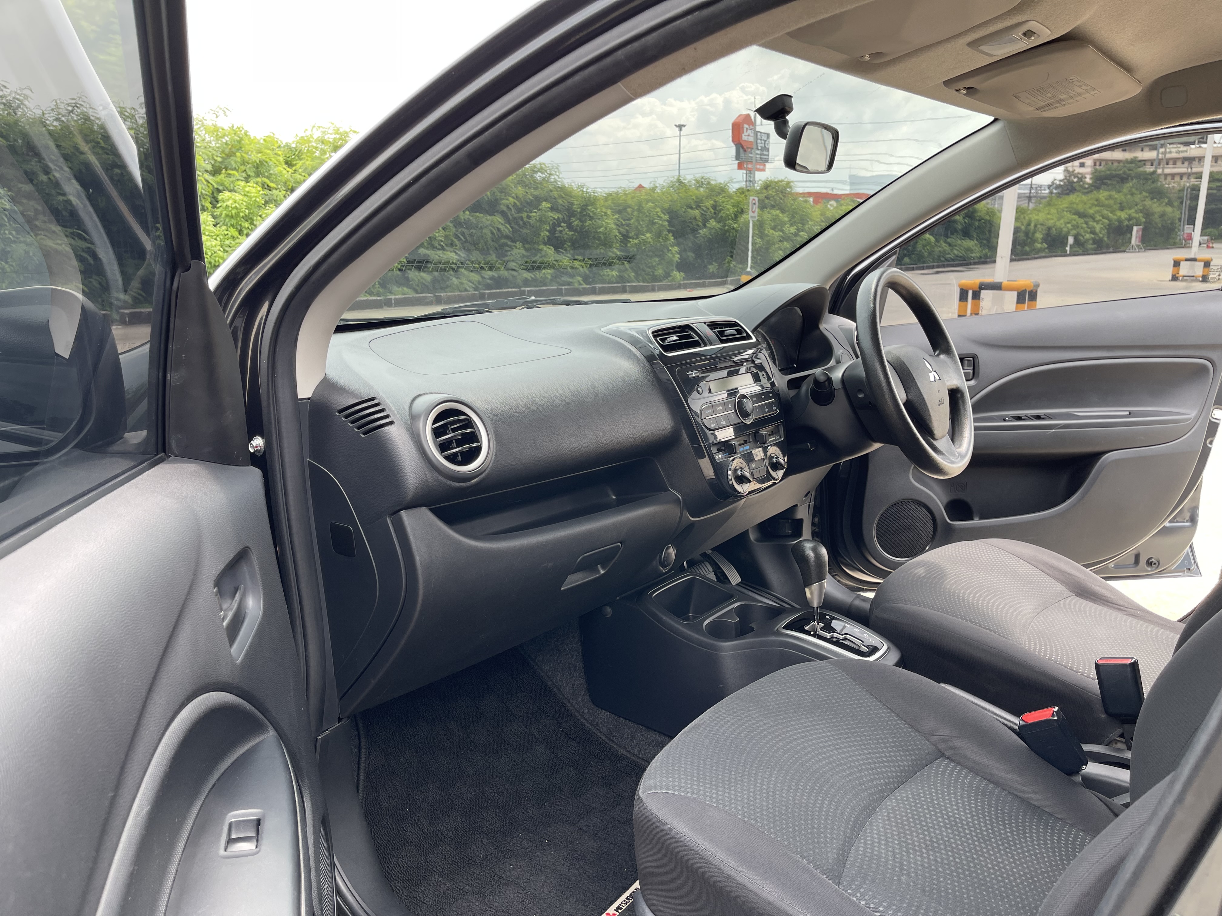 Mitsubishi Attrage 1.2 GLX At 2014 เทาดำ