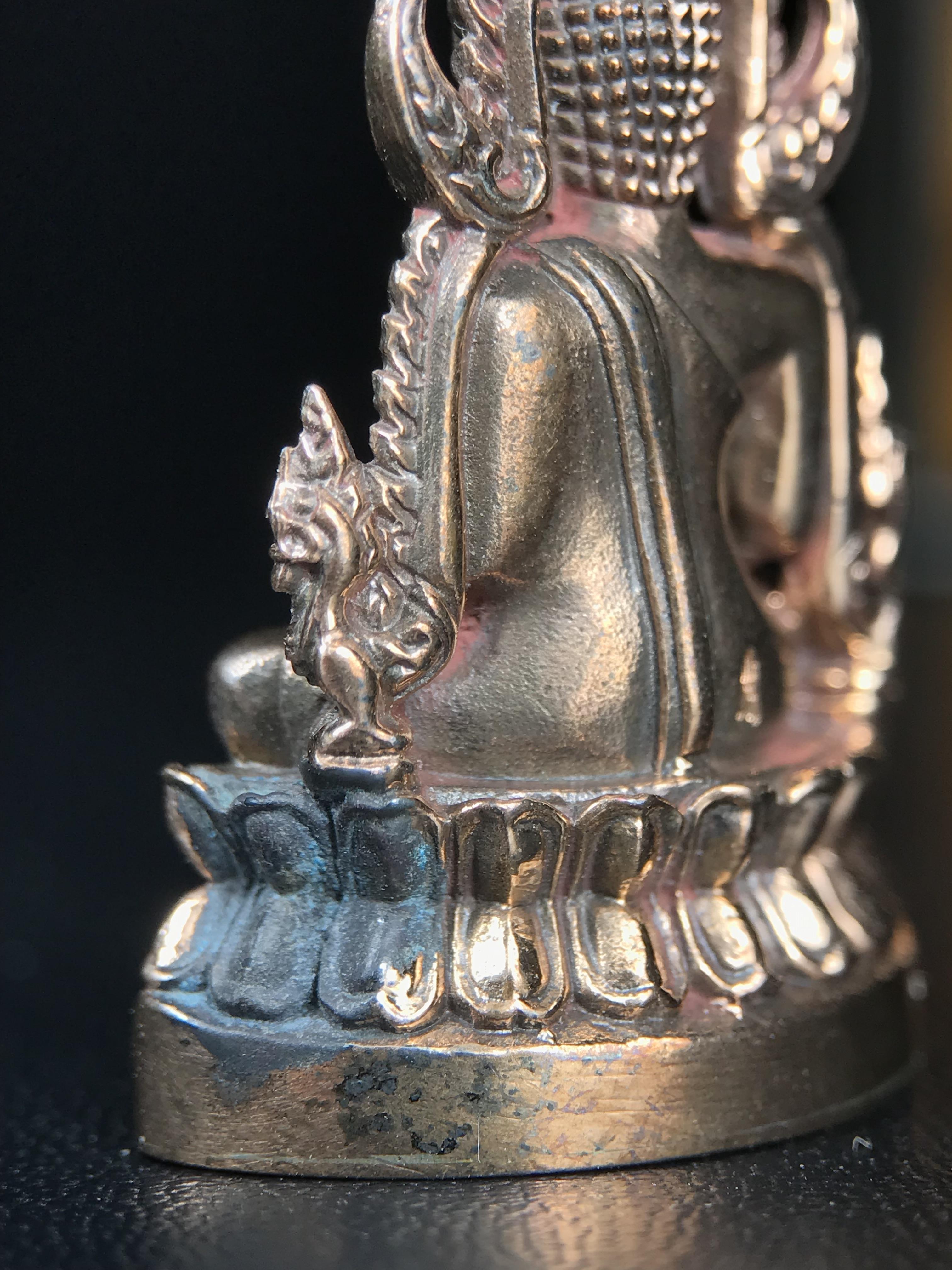 พระพุทธชินราช ญสส. วัดพระศรีมหาธาตุ จ.พิษณุโลก ปี2543 กริ่งชินราชเนื้อนวโลหะเต็มสูตร (ผสมทองคำ 2 บาท ต่อน้ำหนักเนื้อ 1 กิโลกรัม) พิธีใหญ่ รุ่นแรกและรุ่นเดียวที่ หลวงปู่หมุน ฐิตสีโล วัดบ้านจาน มาร่วมปลุกเสก(องค์หมายเลข ๘๐๔ เลขสวย)(1 ใน 2543 องค์)นิยมหายาก