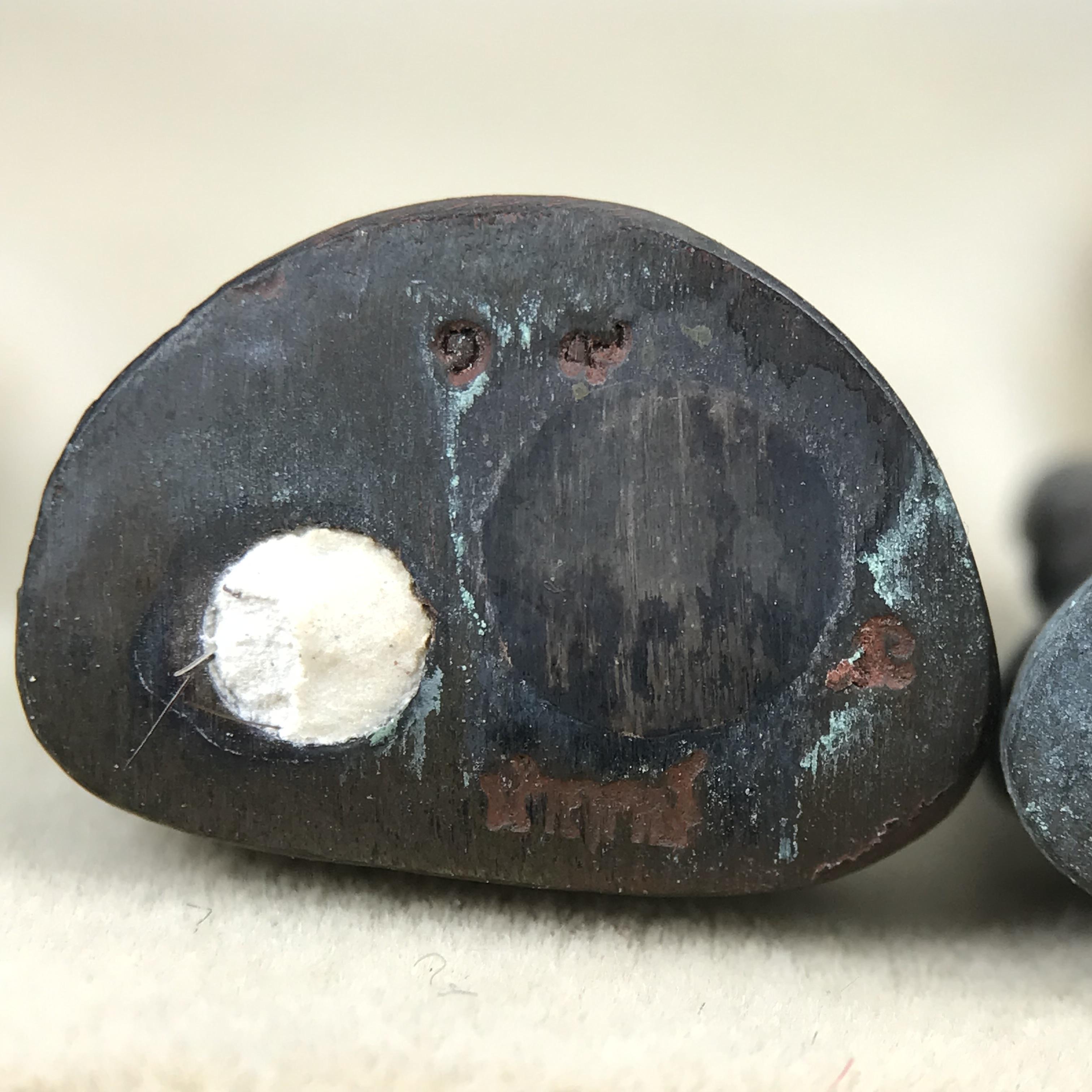 พระกริ่ง-พระชัยวัฒน์ ไพรีพินาศ ญสส.รุ่น นวฤทธิ์โภคทรัพย์ ปี 2544 อุดผงพุทธคุณ บรรจุมวลสารจิตรลดา และเส้นพระเกศาของสมเด็จพระญาณสังวร พระสังฆราชฯ พร้อมกล่องบรรจุเดิม เนื้อนวโละผิวปัดแต่ง(นำฤกษ์) ชุดหมายเลข ๑๙(1ใน 999 ชุด) หายากพบเจอน้อยมาก