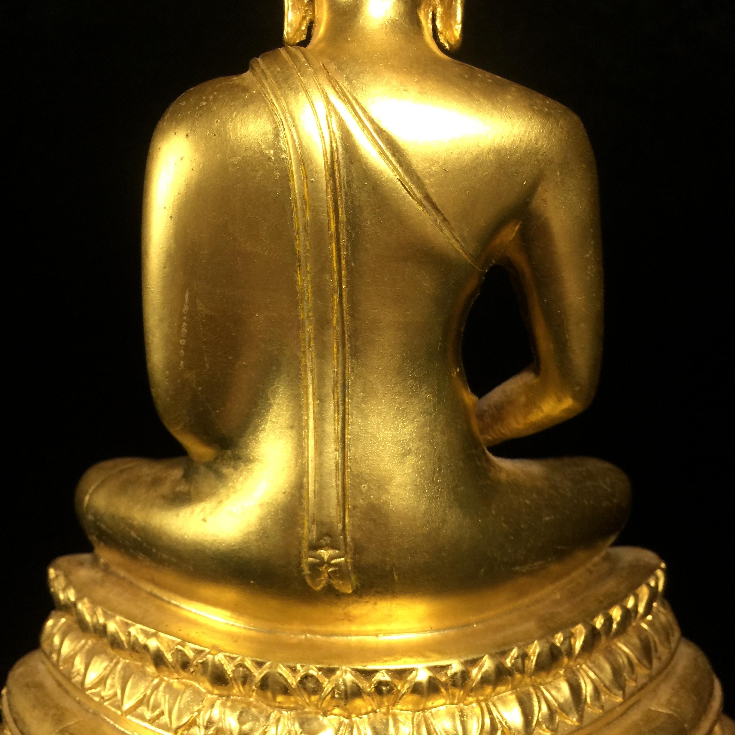 พระพุทธมหากรุณานภาพลพิทักษ์ พระพุทธรูปประจำโรงเรียนนายเรืออากาศ ปี 2540 หน้าตัก 5นิ้ว หมายเลข 197 สมเด็จพระสังฆราชเจ้า กรมหลวงวชิรญาณสังวร(สมเด็จพระสังฆราชองค์ที่19)ทรงถวายพระนาม(หายาก)