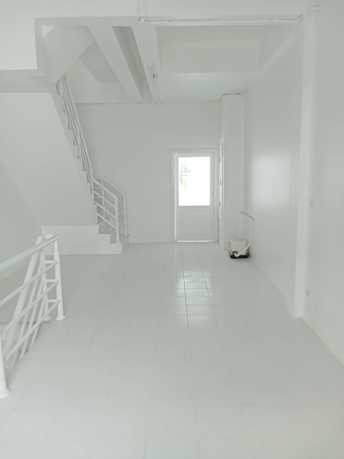 For Rent : Samkong, 3-Story Commercial Building, 2 Bedroom 2 Bathrooms