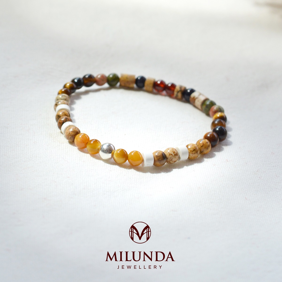 กำไลหินเสริมทรัพย์มั่งคั่ง ผู้ที่เกิดวันพฤหัสบดีมี 4 แบบ