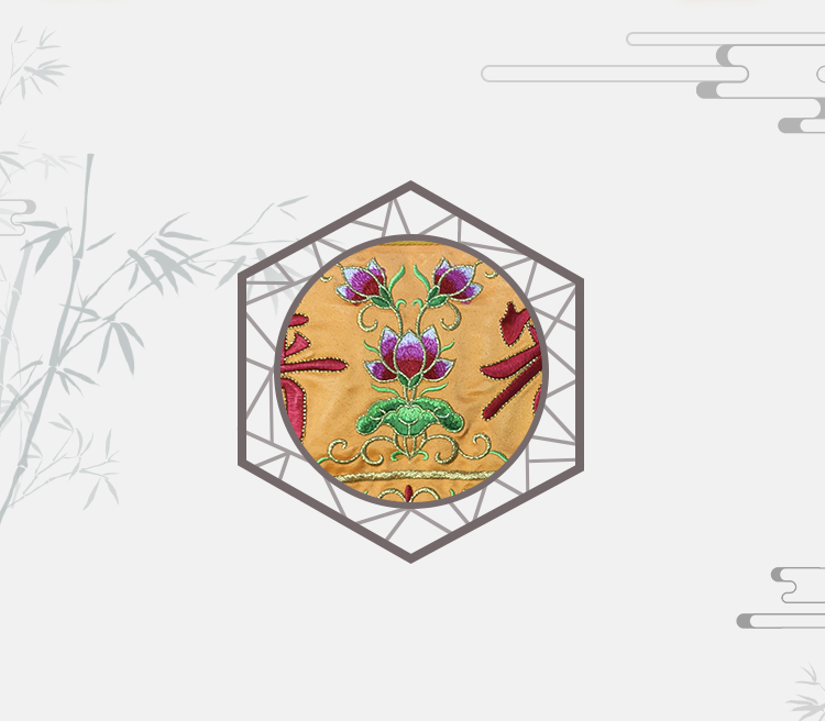 ไฉ่ไบ๊ ผ้าฉาย ผ้าแขวนประดับหน้าพระ และป๋อก่าย ธงแขวนประดับหน้าพระ ลายดอกบัว