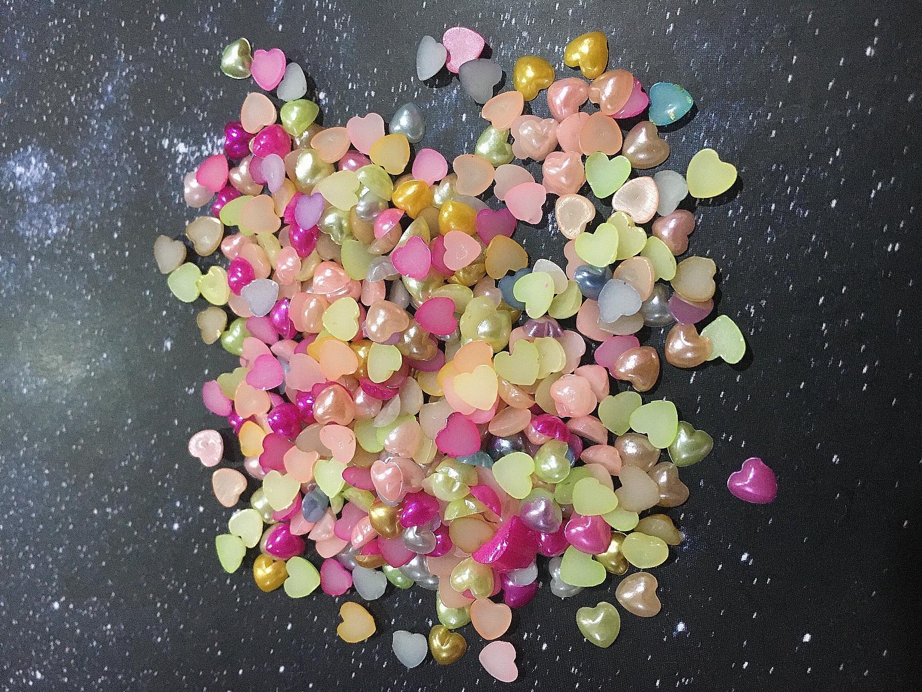 SKU-00405 มุกหัวใจคละสี ขนาด 4 mm