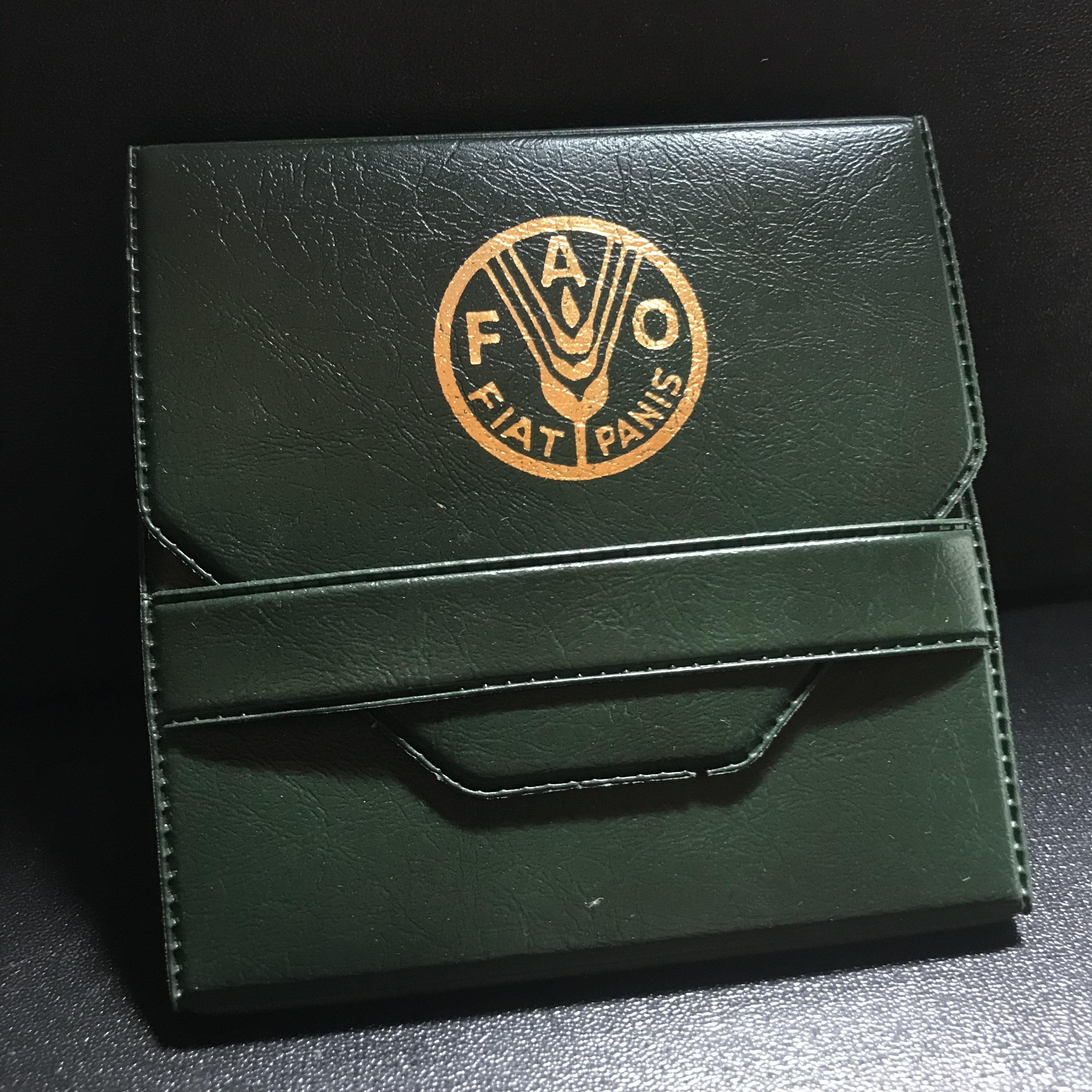 เหรียญอะกริคอลา FAO ปี 2539 เนื้อบรอนซ์ ขนาด 5 ซม. (ซองหนังบรรจุเดิมใบรับรองครบ)