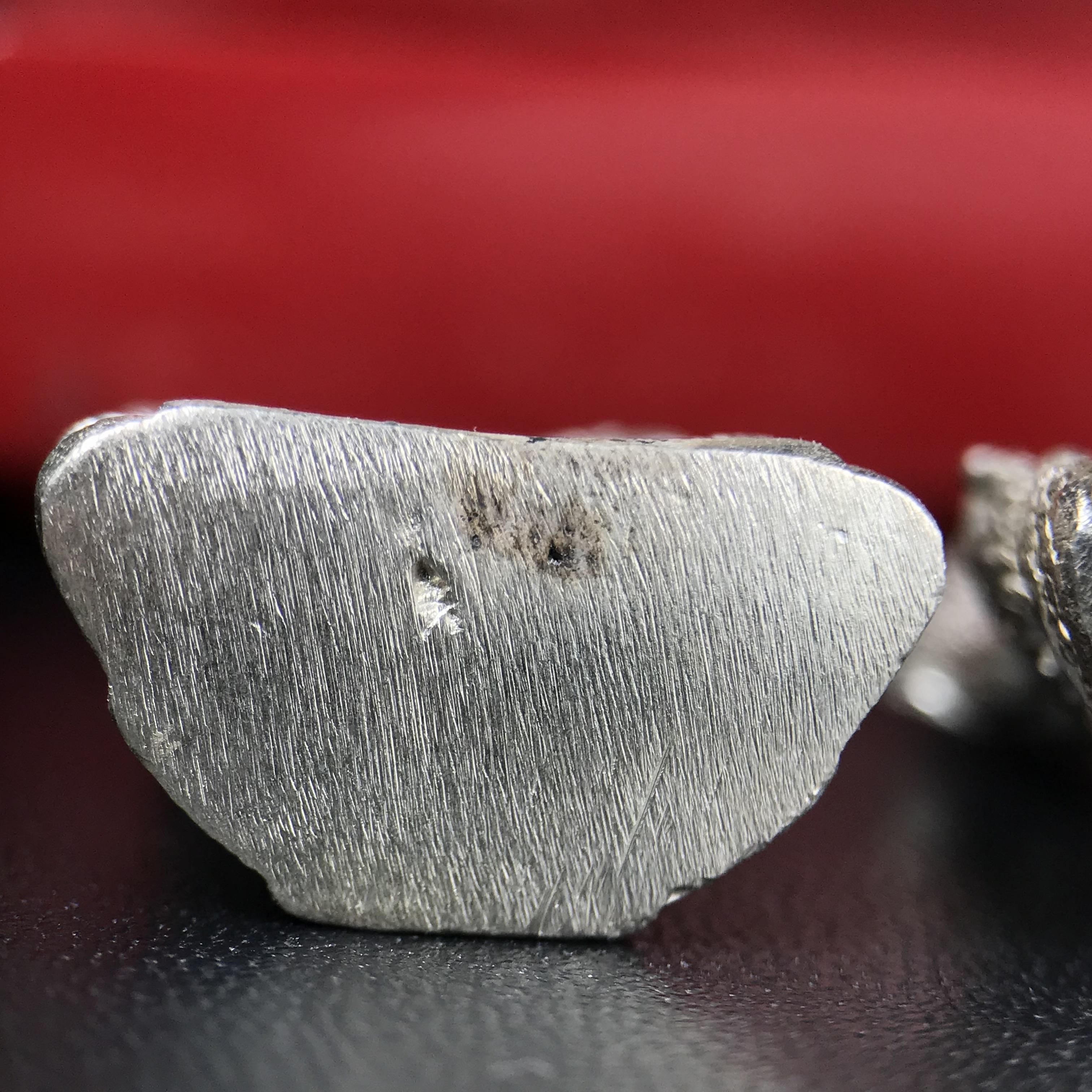 พระแก้วมรกต รุ่นเทิดพระเกียรติ พิธีมหาพุทธาภิเษก ณ.วัดพระศรีรัตนศาสดาราม(วัดพระแก้ว) วันเสาร์ที่ 26 เม .ย. 2540 (พิธีใหญ่เสาร์ห้า) ชุด 3 ฤดู (1 ชุด 3 องค์)เนื้อเงินครบชุดพร้อมกล่องบรรจุเดิม***เนื้อเงินหายากพบเจอน้อย***(หลวงพ่อ รวย เพิ่ม พูน ร่วมเสก)