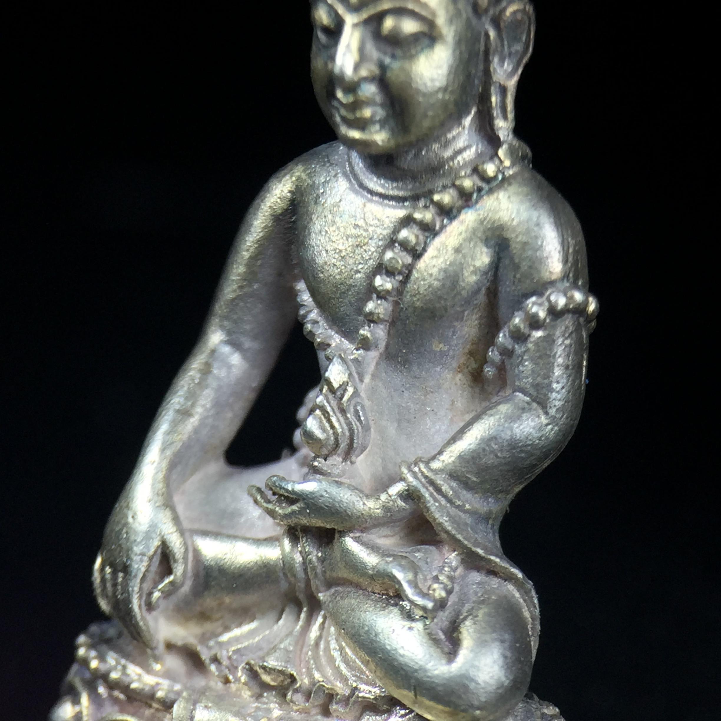 พระกริ่งศิรากาศ ภปร.(พระกริ่งคุ้มเกล้า)วัตถุมงคล"คุ้มเกล้าฯ" มูลนิธิ “คุ้มเกล้า” ในพระบรมราชูปถัมภ์ จัดสร้าง โรงพยาบาลภูมิพล เนื้อเงิน(พิมพ์หน้าไทย)(สภาพผิวเดิมขึ้นน้ำทองทั่วองค์สวย)(รัชกาลที่9เสด็จเททอง)(พิธีใหญ่)(นิยม)