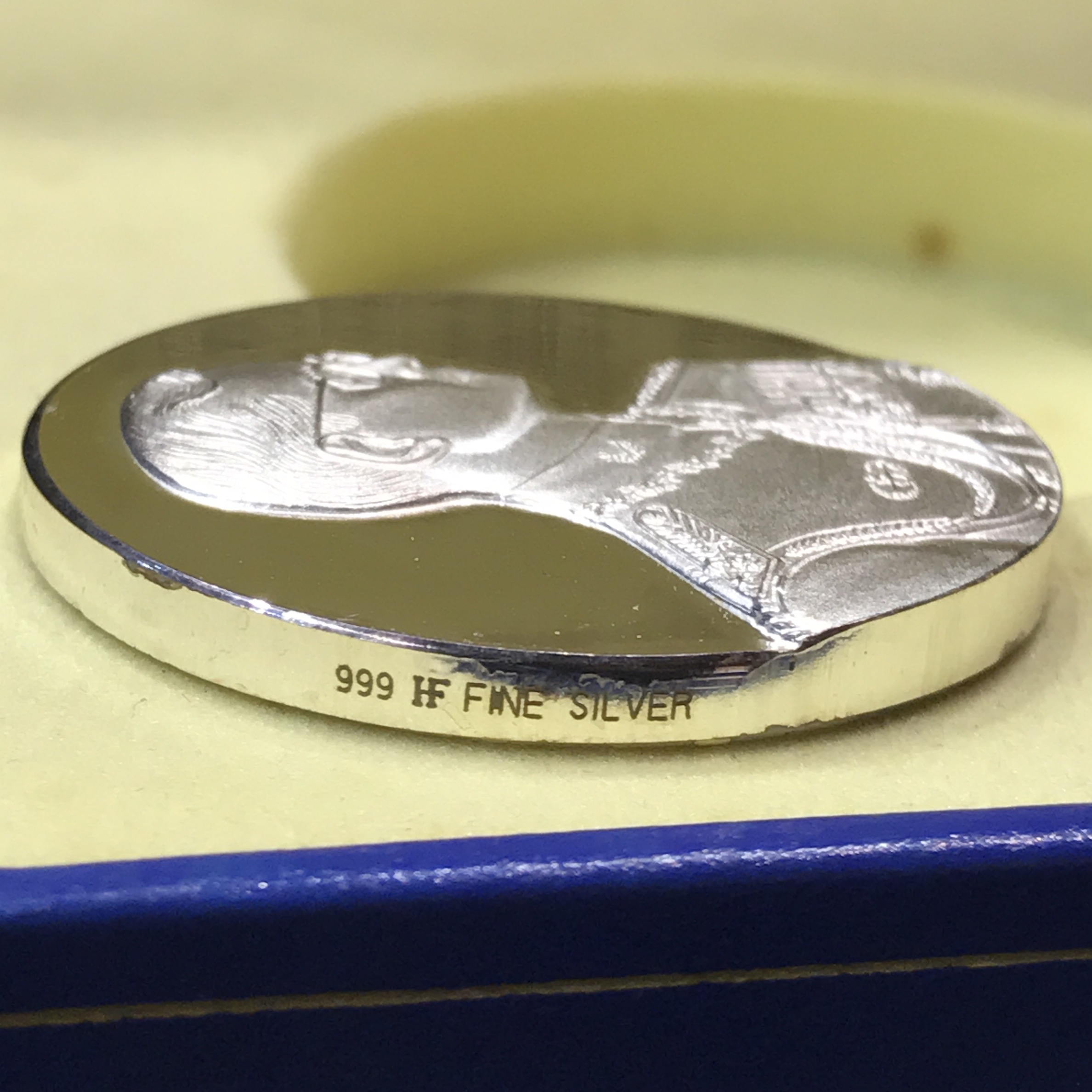 เหรียญแห่งศรัทธา ร.9 ที่ระลึก 50 ปี แพทย์ศาสตร์ จุฬาฯ ปี2540 เนื้อเงิน