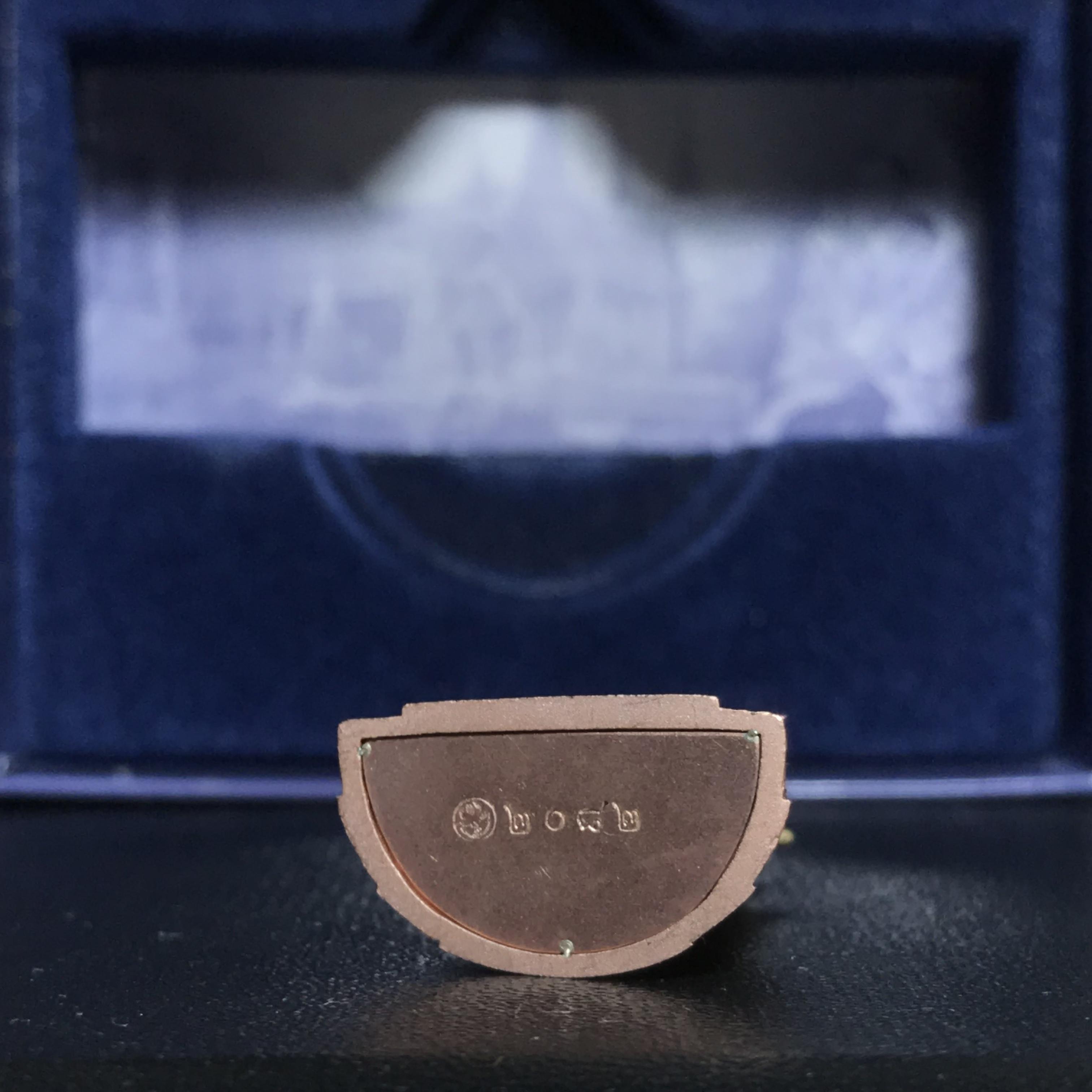 พระแก้วมรกต ภปร. ปี2547 จัดสร้างโดย รพ.ภูมิพลฯ เนื้อเงิน (3 กษัตริย์)ลอยองค์ หน้าตัก 1/2 นิ้ว