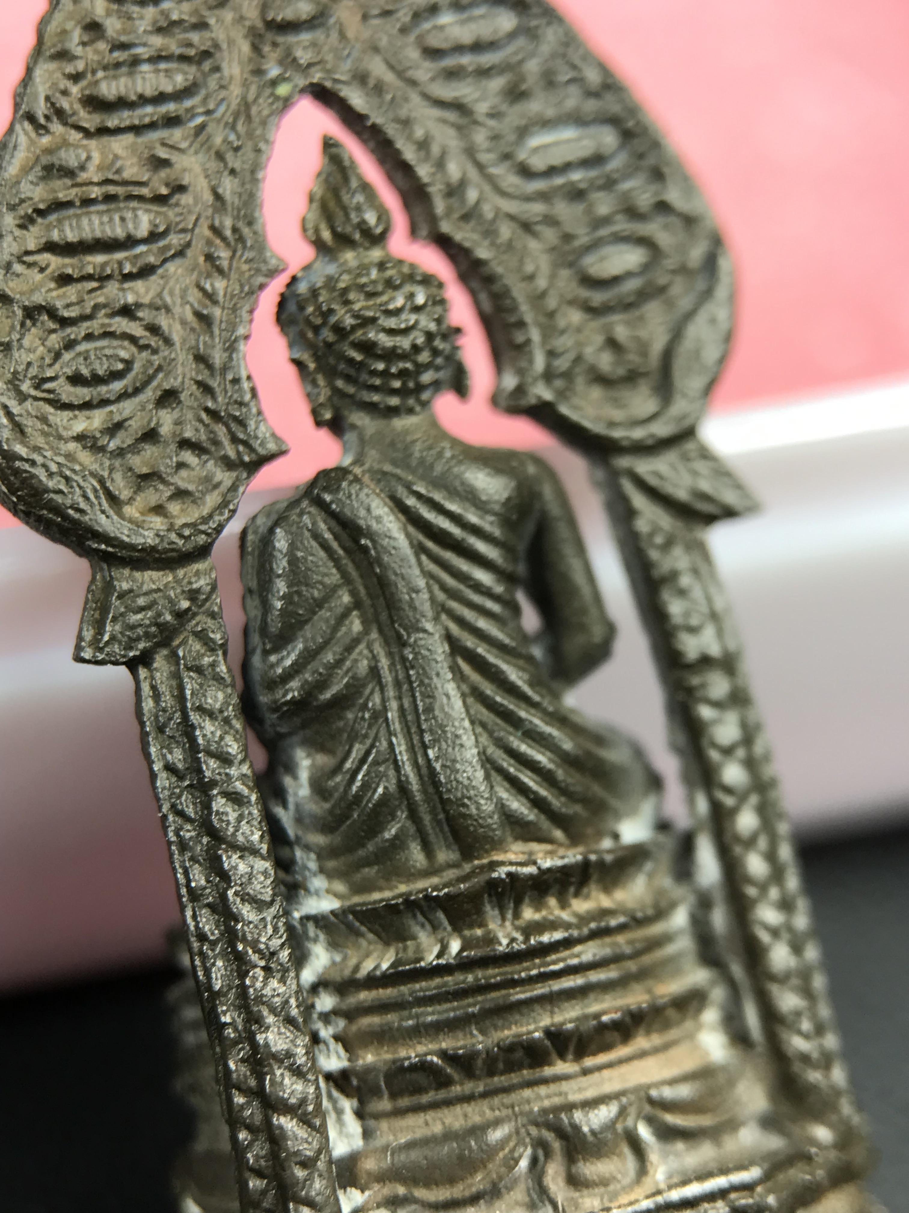 พระกริ่งนิรันตราย สมโภชครบ 108 ปี วัดราชประดิษฐ์ ปี 2515 เนื้อนวโลหะ(องค์หมายเลข ๑๖๘)( ในหลวง ร.9 เสด็จเททอง)( จำนวนสร้าง 1 ใน 999 องค์) (พิธีใหญ่ เกจิคณาจารย์ในยุคล้นหลาม หลวงปู่โต๊ะ วัดประดู่ฉิมพลีร่วมปลุกเสก)หายาก