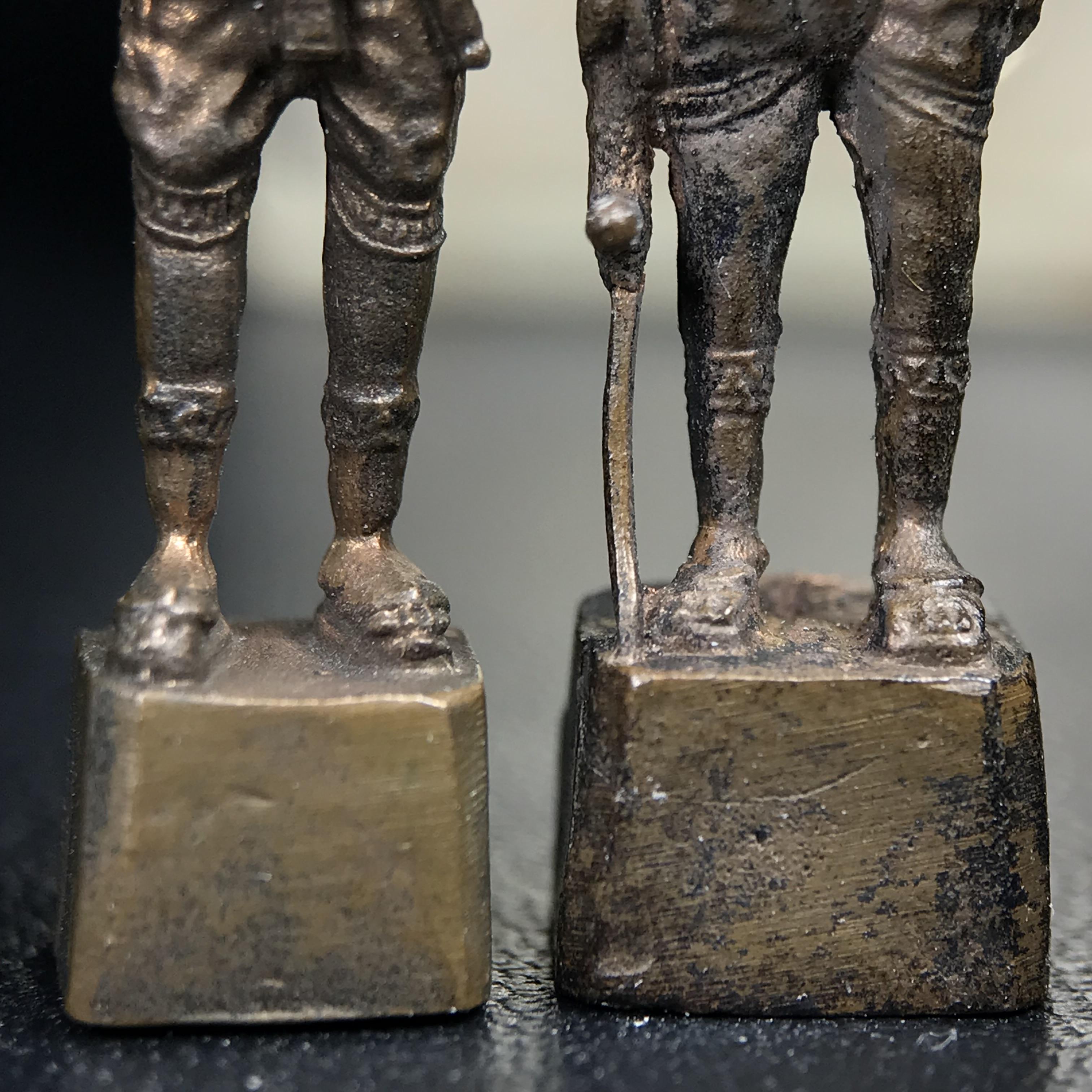 พระกริ่งสมเด็จพระนเรศวร-พระกริ่งสมเด็จพระเอกาทศรถ กองทัพภาคที่3จัดสร้าง ปี2517 เนื้อนวโลหะครบชุด 2องค์กล่องบรรจุเดิมครบสมบูรณ์(หายาก)(1ใน 300ชุด)(ในหลวง ร.9 เสด็จในพิธี)ปลุกเสกโดยพระคณาจารย์ชื่อดังในยุคนั้น7วัน7คืน(หลวงปู่โต๊ะ วัดประดู่ฉิมพลี ร่วมปลุกเสก)