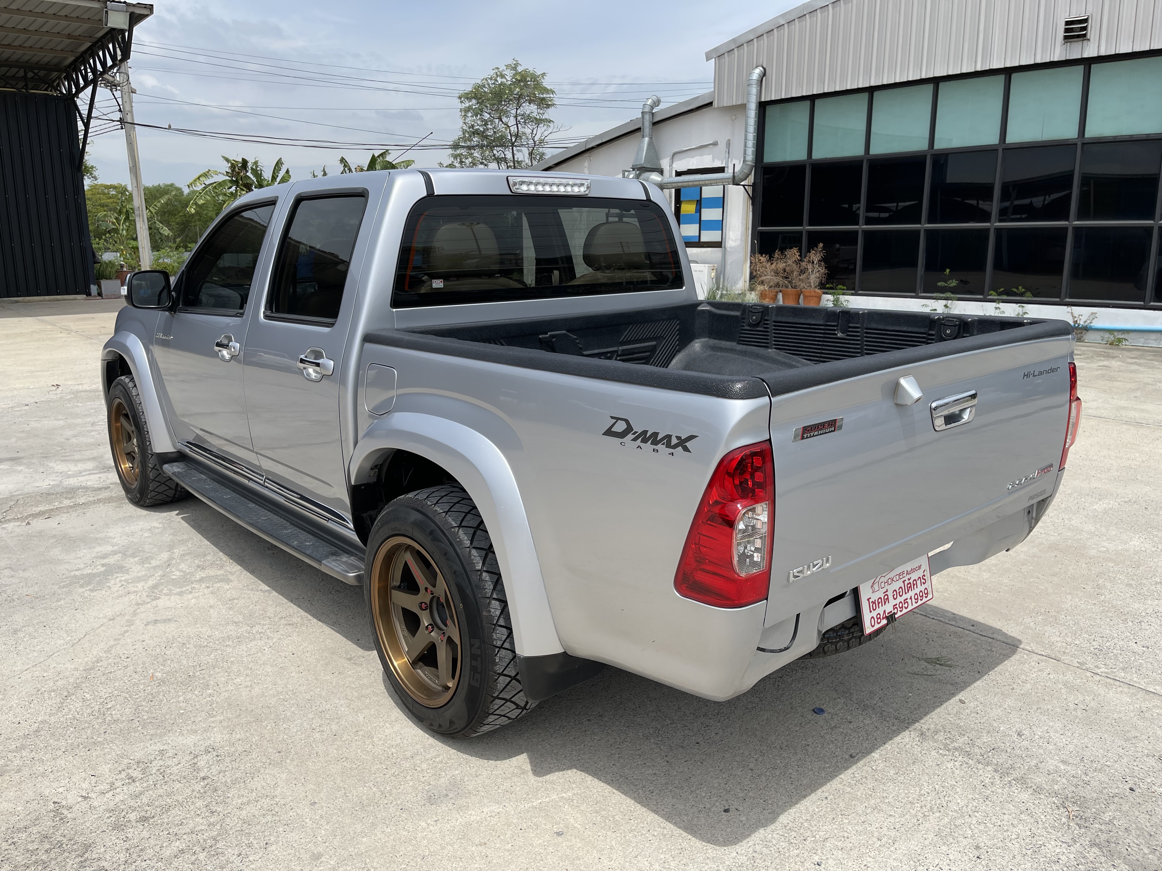 Isuzu Dmax 4ประตู Hilander 2.5 Abs 2011 เงิน
