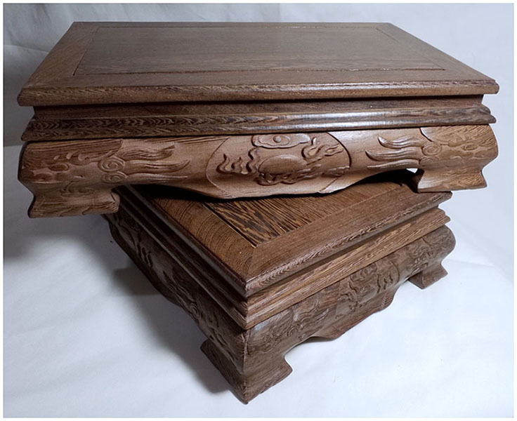 กี๋หรือฐานไม้สไตล์จีน ขาสิงห์ ท๊อปประมาณ18cmx28.5cm ตัวละ