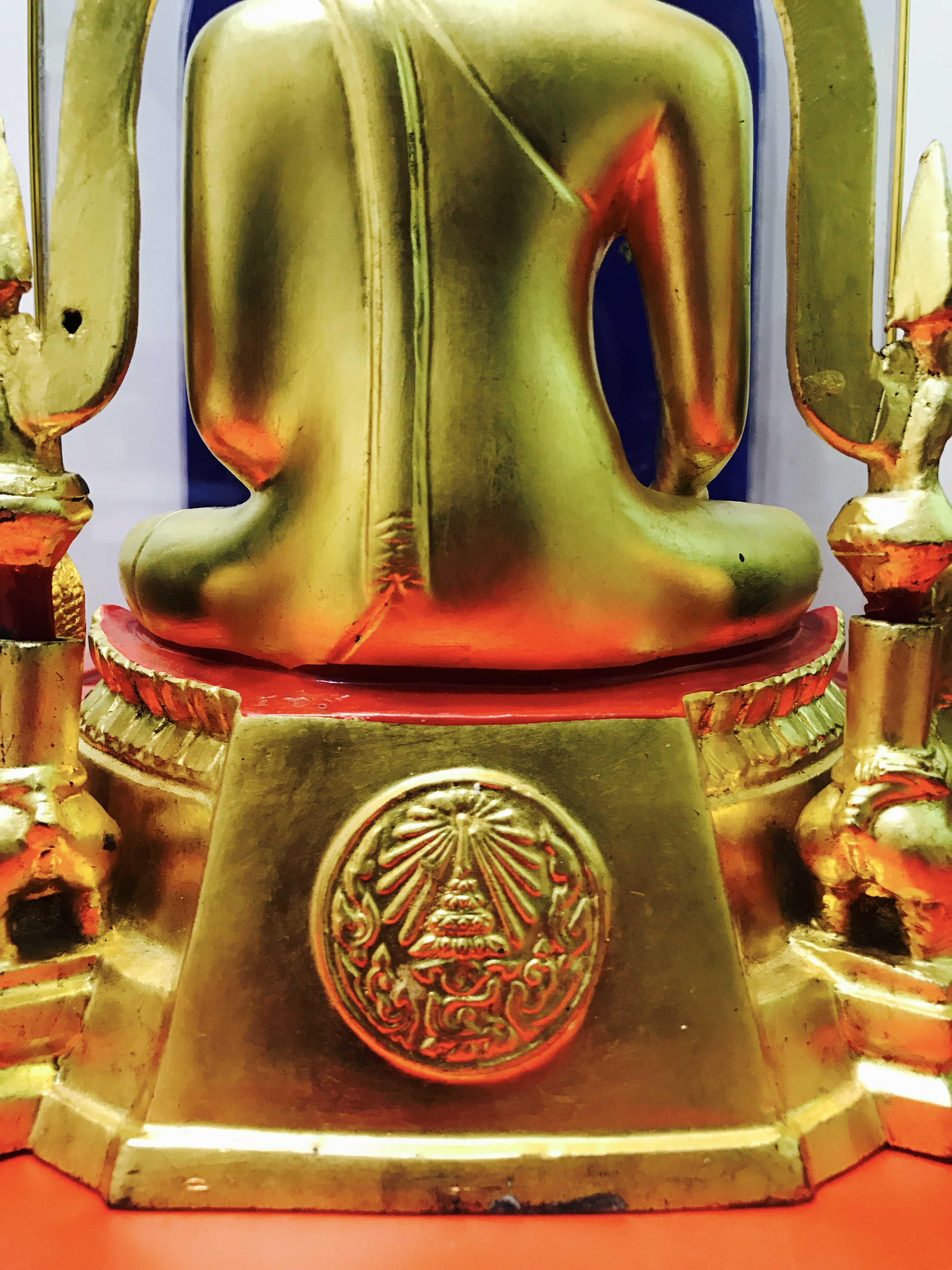 พระพุทธชินราช จปร วัดเบญจมบพิตร ปี 2519 หน้าตัก 5.9 นิ้ว หล่อดินไทย ปิดทองเดิมพร้อมครอบตู้เดิม(ในหลวงและราชินีเสด็จฯเททอง)