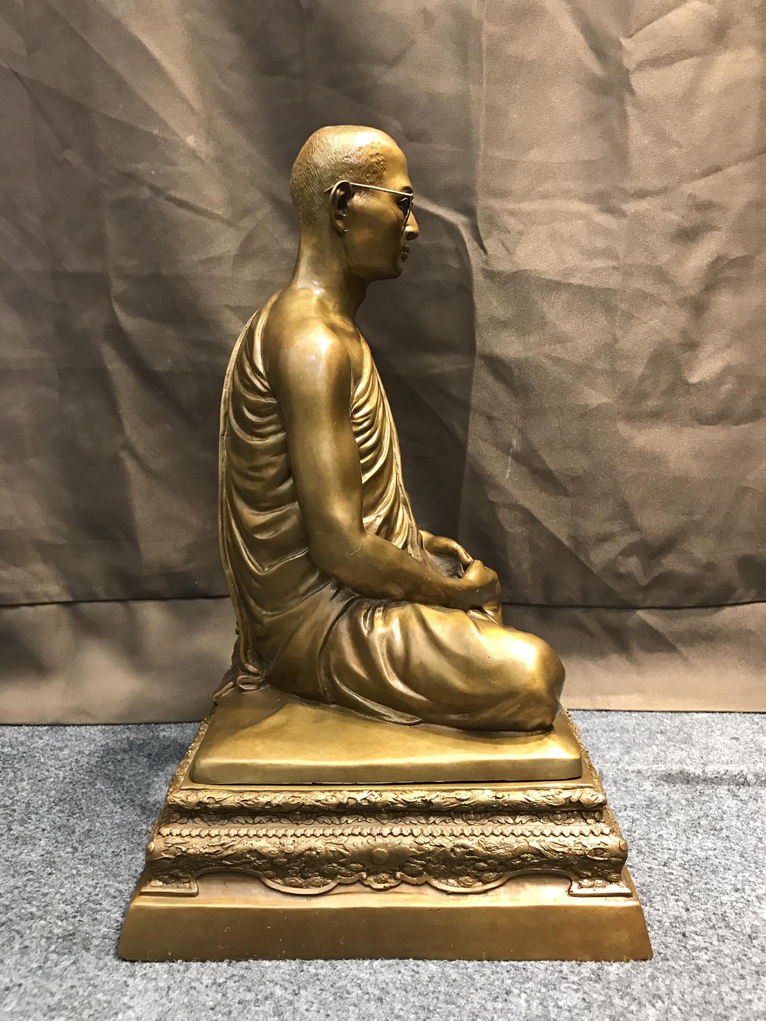 พระบรมรูปพระบาทสมเด็จพระเจ้าอยู่หัวรัชกาลที่9 ทรงผนวช(หน้าตัก9นิ้ว) เนื่องในโอกาสมหามงคลเฉลิมพระชนมพรรษา 7 รอบ 84 พรรษา 5 ธันวาคม 2554