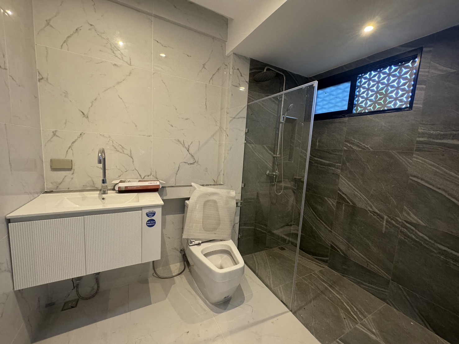 For Sales : Rawai, Private Pool Villa near Rawai beach, 3 Bedrooms 4 Bathrooms