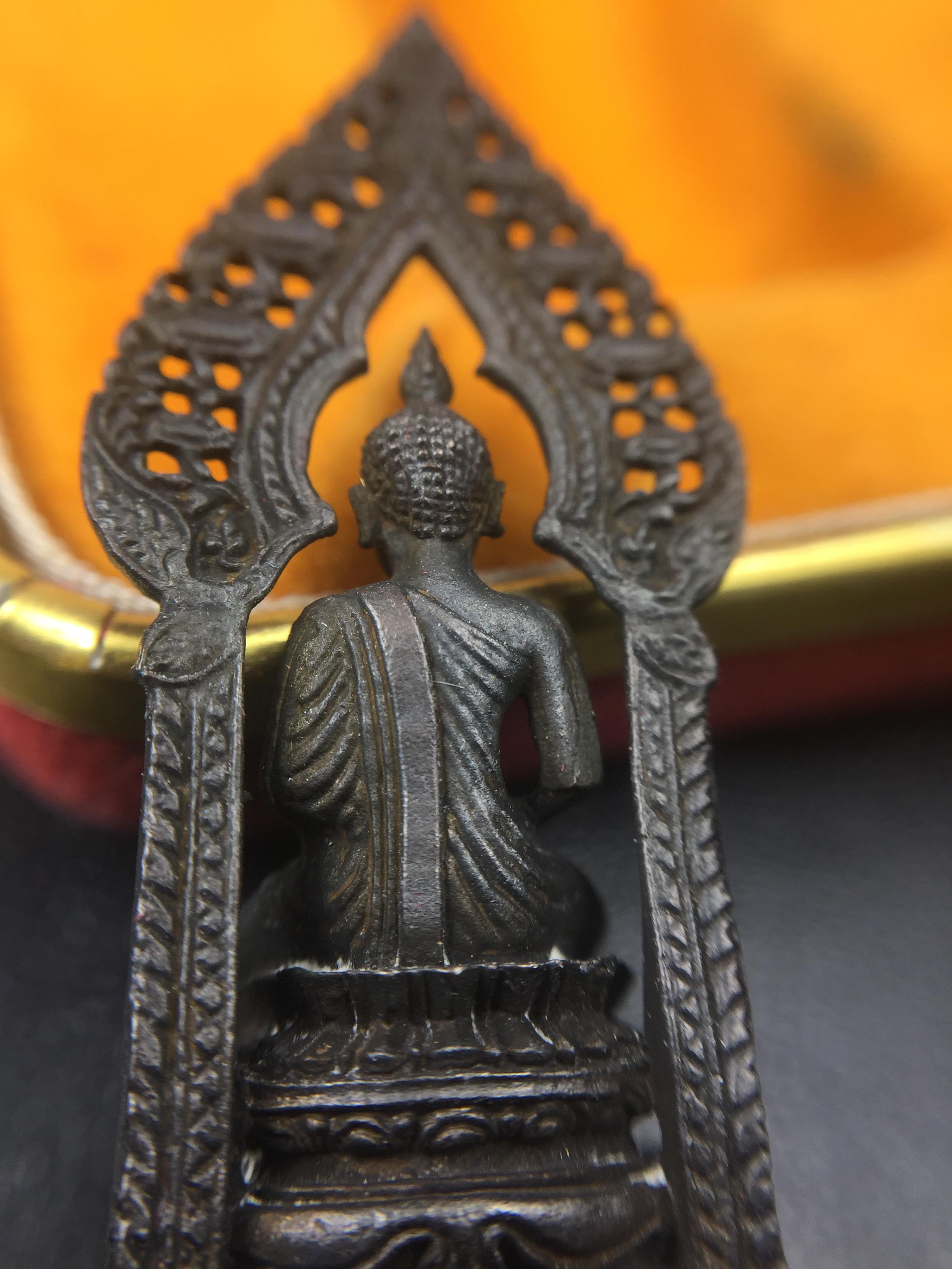 กริ่งพระพุทธนิรันตราย วัดราชประดิษฐสถิตมหาสีมารามราชวรวิหาร สมโภชกรุงรัตนโกสินทร์ 200ปี พ.ศ.2525 เนื้อนวโลหะ (พิธีใหญ่ เกจิคณาจารย์ในยุคล้นหลาม ในหลวง ร.9 เสด็จร่วมพิธี สมเด็จพระสังฆราชประธานพิธีปลุกเสก)มาพร้อมกล่องบรรจุเดิมครบสมบูรณ์ หายากก(1ใน 1209องค์)