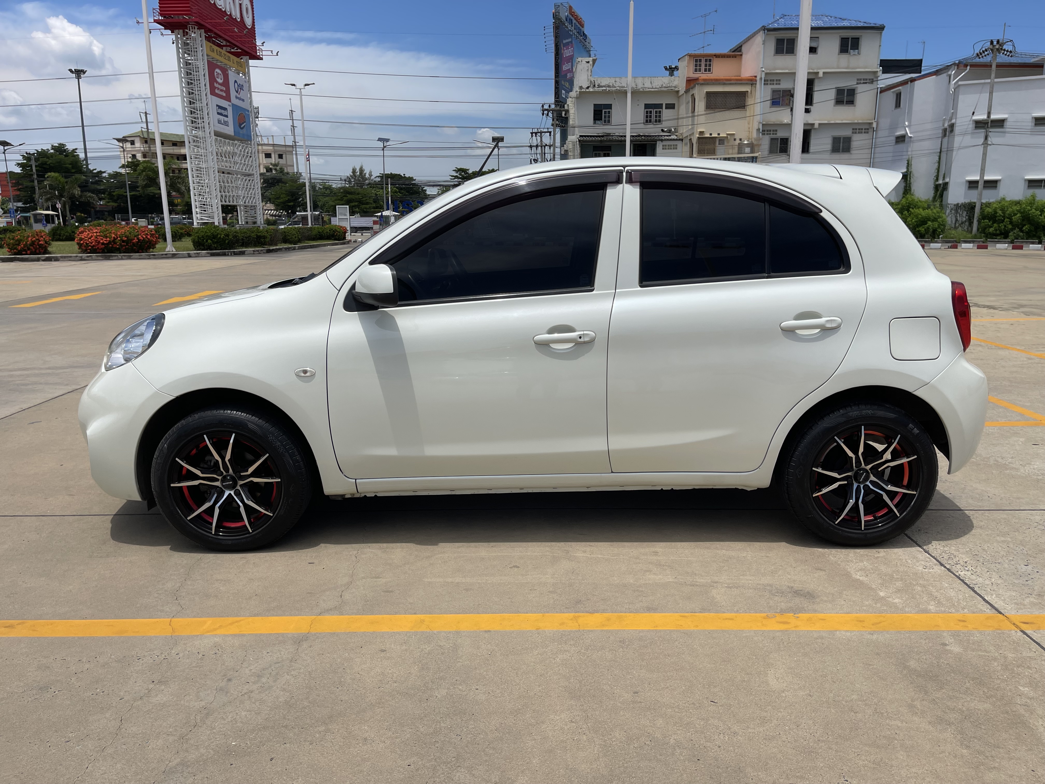 Nissan March 1.2 EL At 2016 ขาวมุก