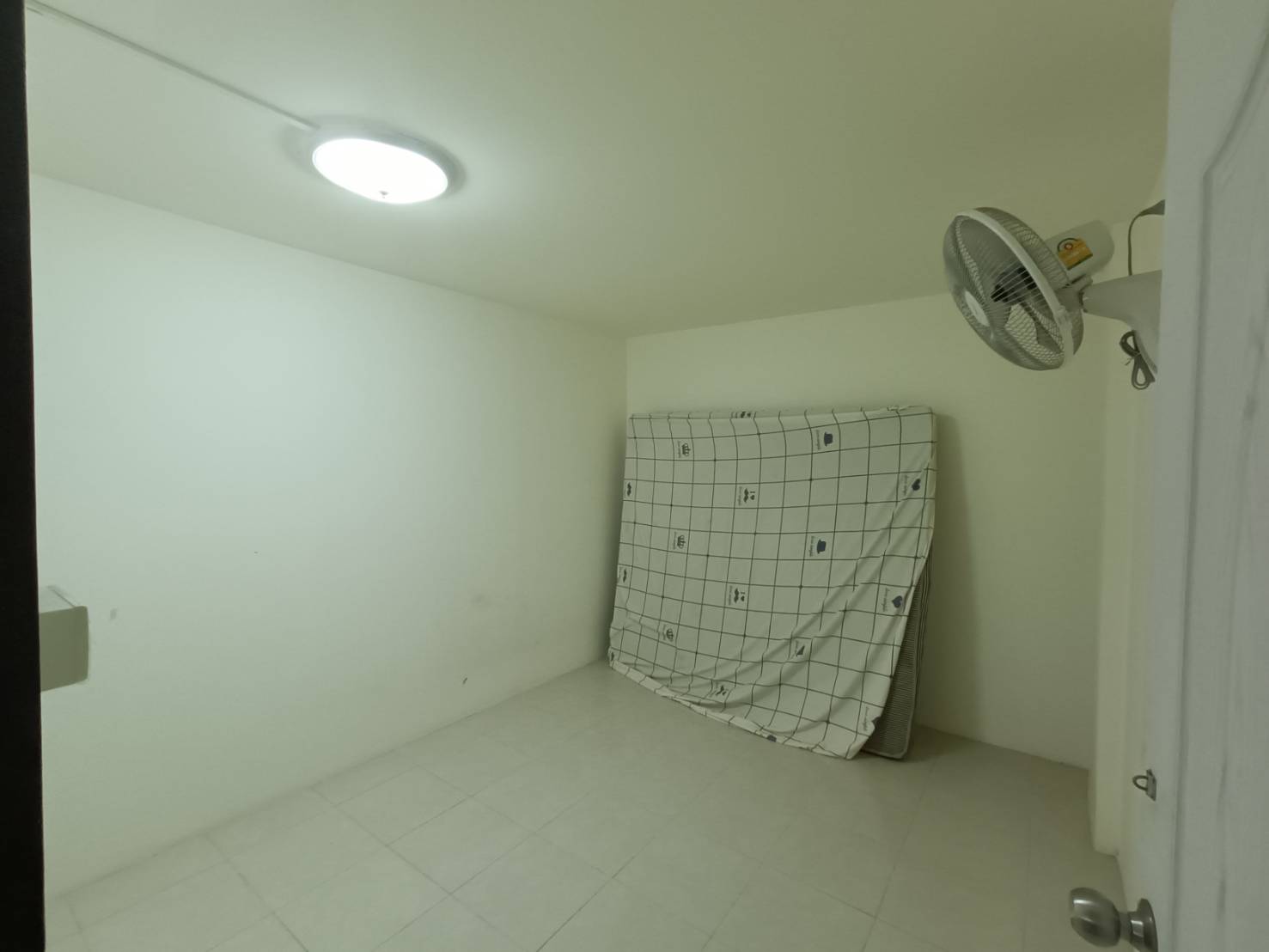 For Sales : Thalang, 4-Storey Commercial Building, 6 bedroom 6 bathroom