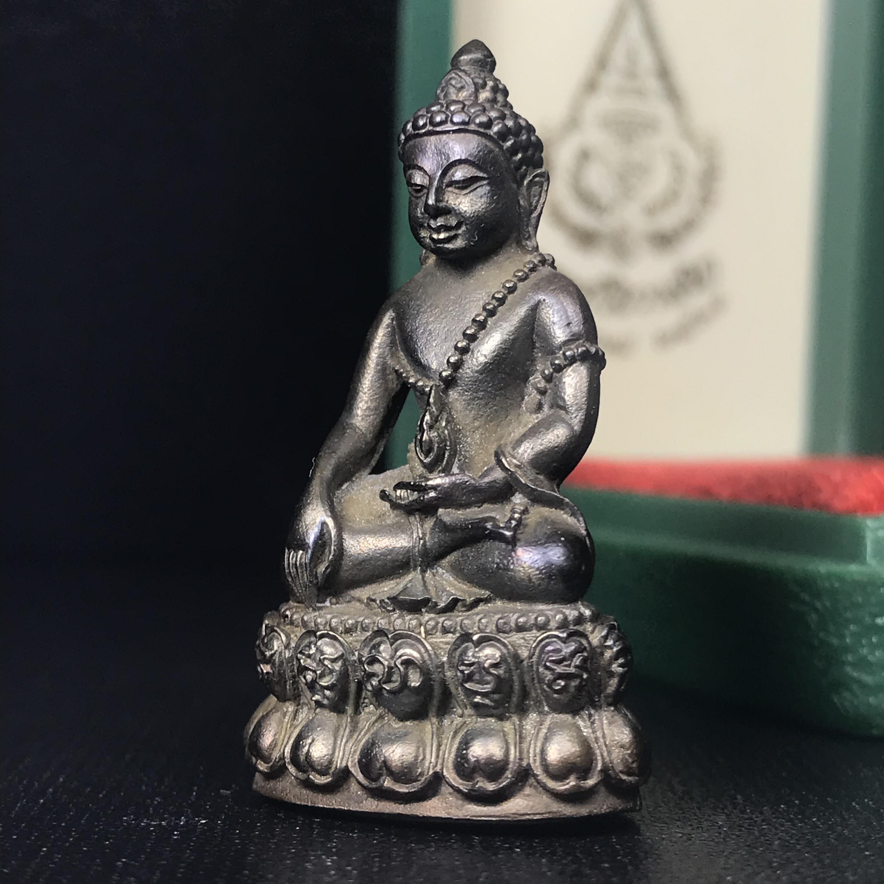 พระกริ่งวาสนาสมเด็จพระสังฆราช (วาสน์) วัดราชบพิธฯ ปี 2531 เนื้อนวโลหะ สร้างเป็นที่ระลึกในคราวที่สมเด็จพระอริยวงศาคตญาณ สมเด็จพระสังฆราช (วาสน์ วาสโน) มีพระชนมายุครบ 90 พรรษา(ในหลวง ร.9 เสด็จในพิธี) งานแกะแม่พิมพ์โดย นายช่างเกษม มงคลเจริญ)(1 ใน1991 องค์)