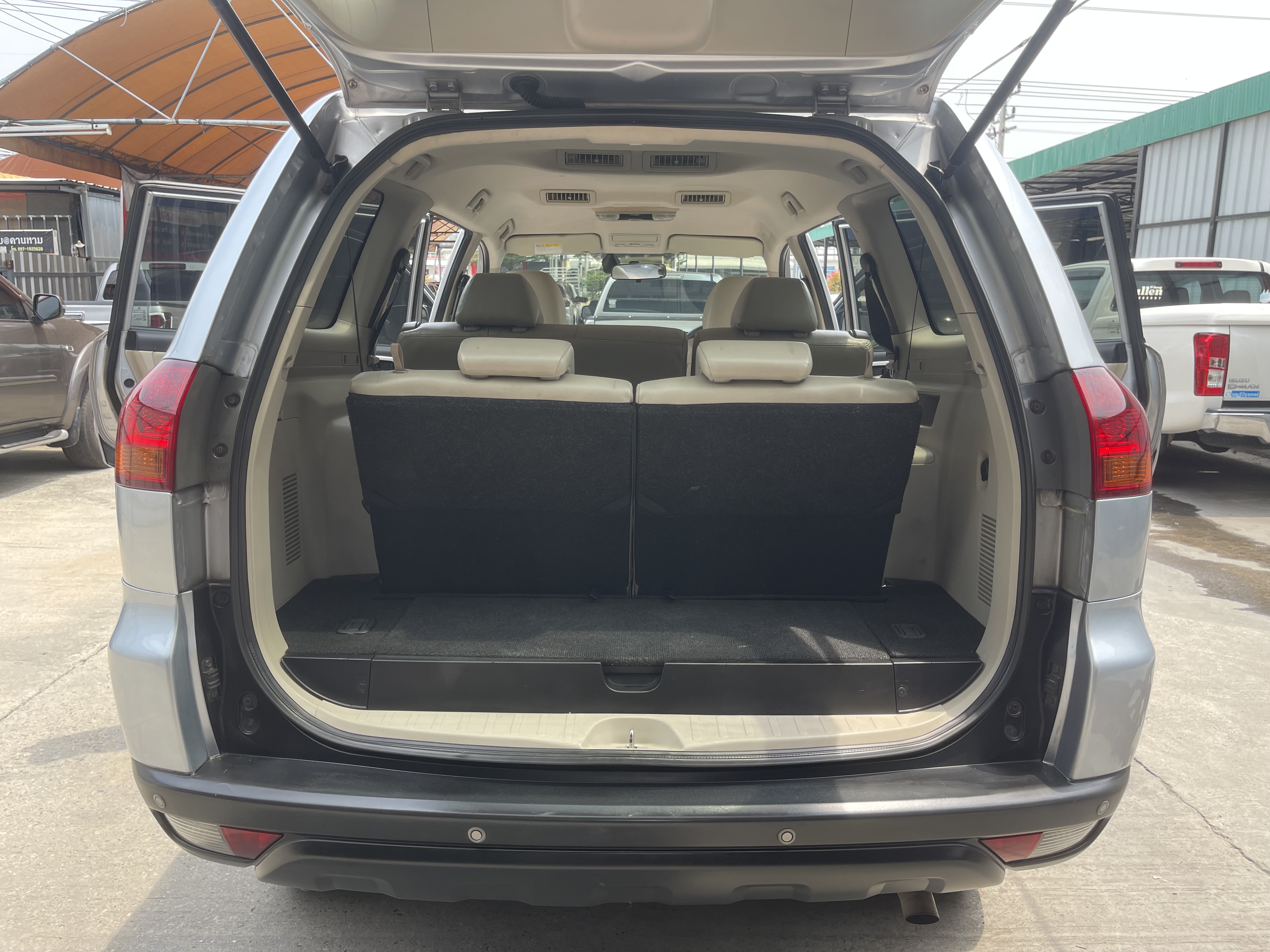 Mitsubishi Pajero Sport 2.5 GT 2WD At 2012 เงิน