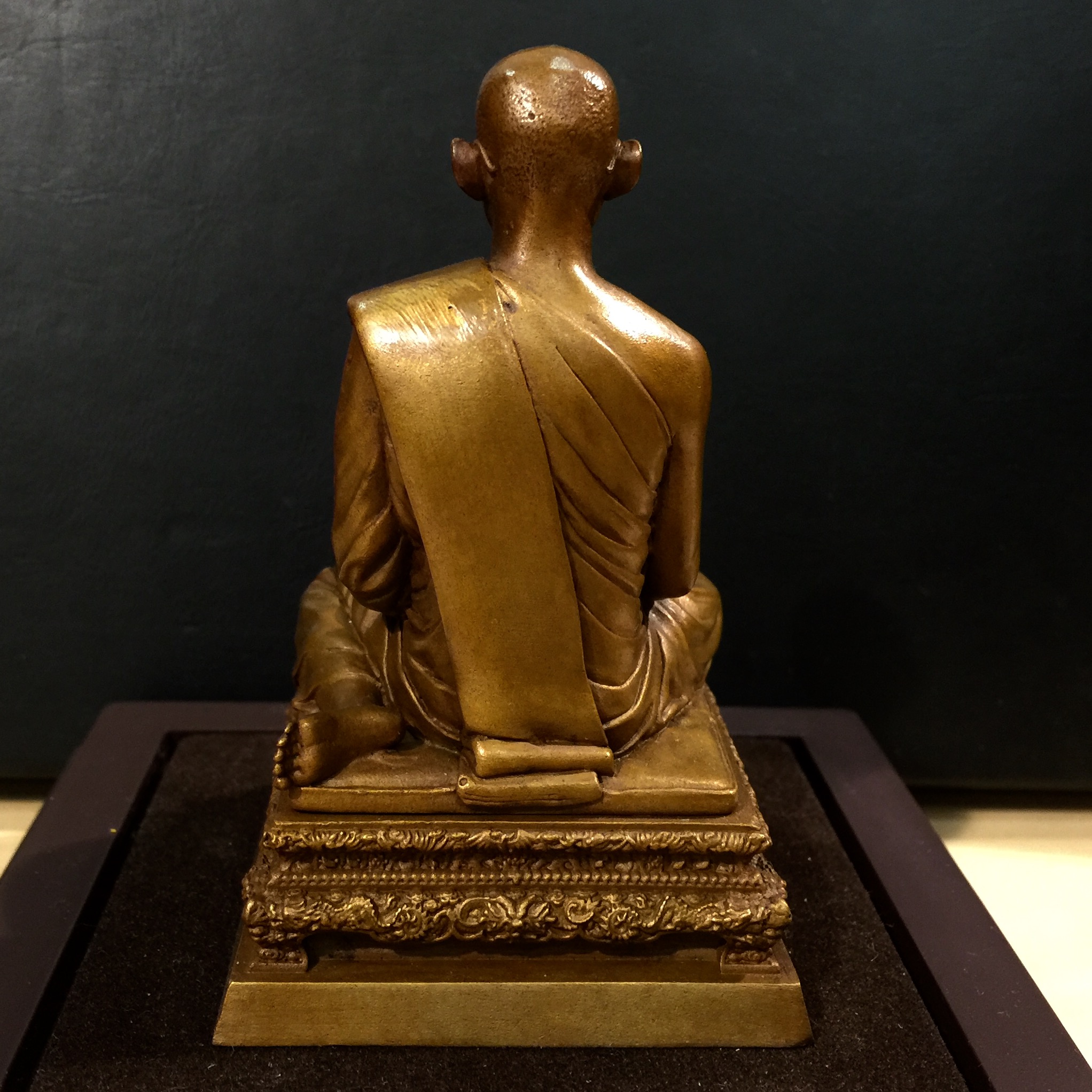 พระบรมรูปพระบาทสมเด็จพระเจ้าอยู่หัวทรงผนวช กำลังแผ่นดิน ปี2554