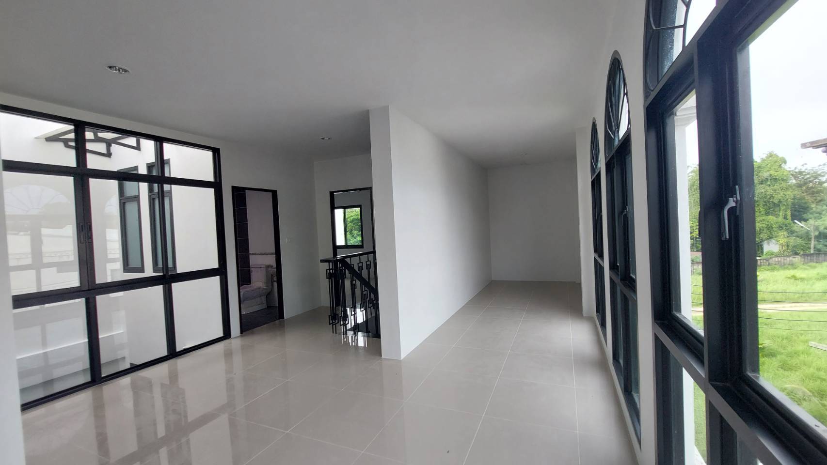 For Sales : Ratsada, 3-Storey Commercial Building, 3 bedroom 4 bathroom