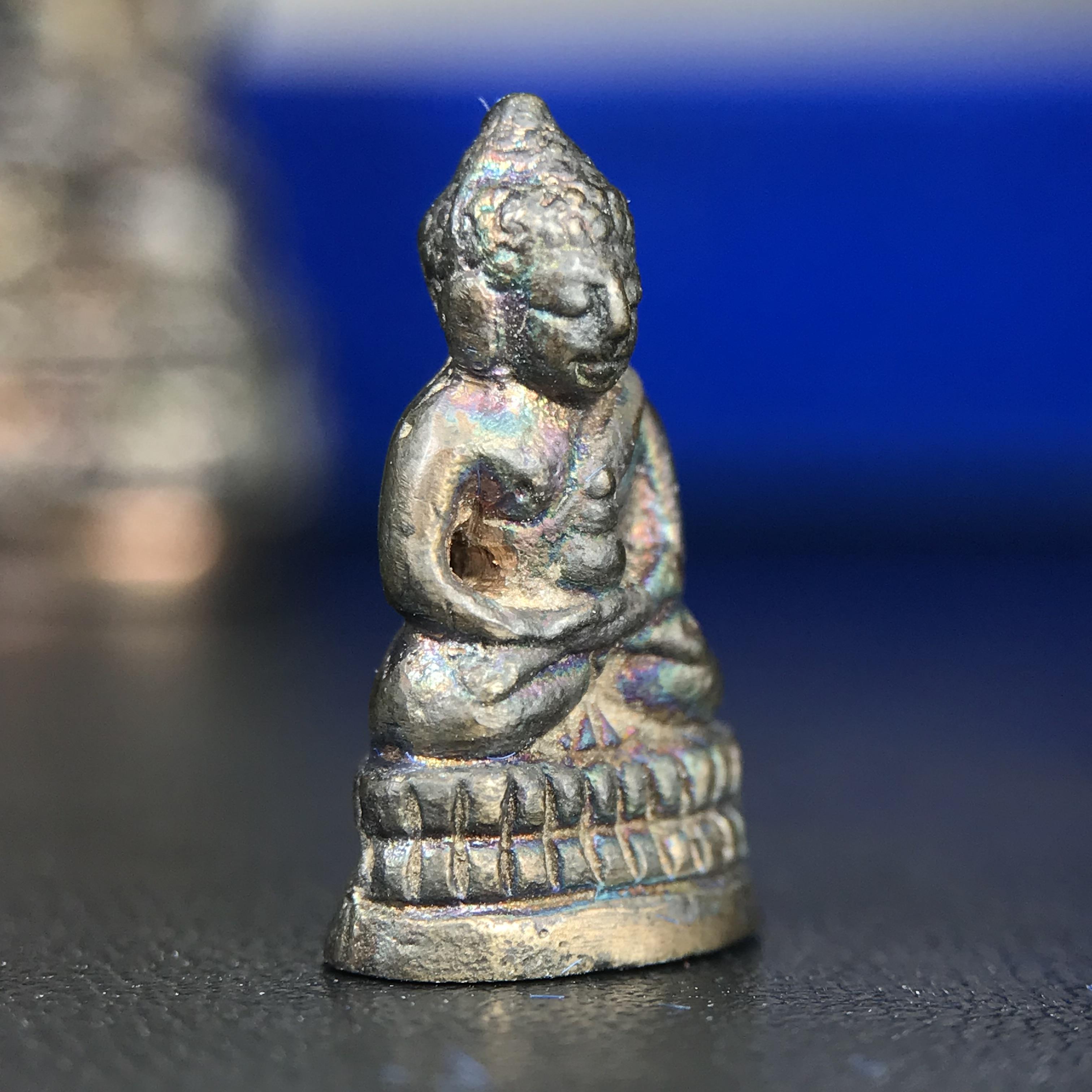 พระกริ่ง-พระชัยวัฒน์ สว. 90 พรรษาสมเด็จย่า ปี2533 เนื้อนวโลหะ(แก่ทองคำผสมทองคำเยอะมากรุ่นนี้)(ในหลวงรัชกาลที่9เสด็จในพิธี)(หล่อแบบโบราณอุดมวลสาร 108 แบบฉบับพระกริ่งใหญ่สายวัดสุทัศน์ พระสังฆราช(แพ))(1 ใน 3000 ชุด) หายาก(***องค์นี้ผิวเนื้อนวโลหะสวยมาก***)