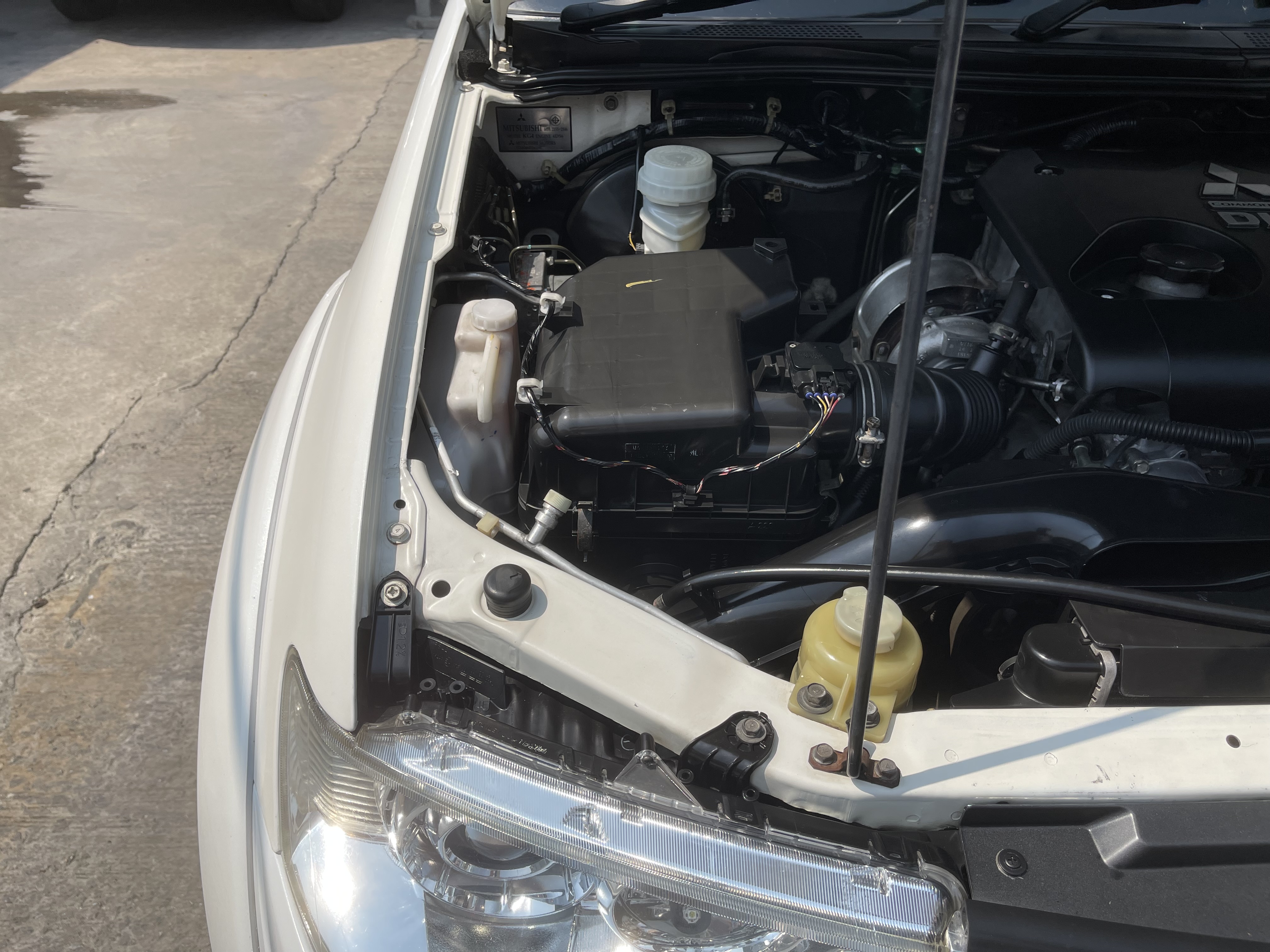 Mitsubishi Pajero Sport 2.5 GT 4WD At 2013 ขาวมุก