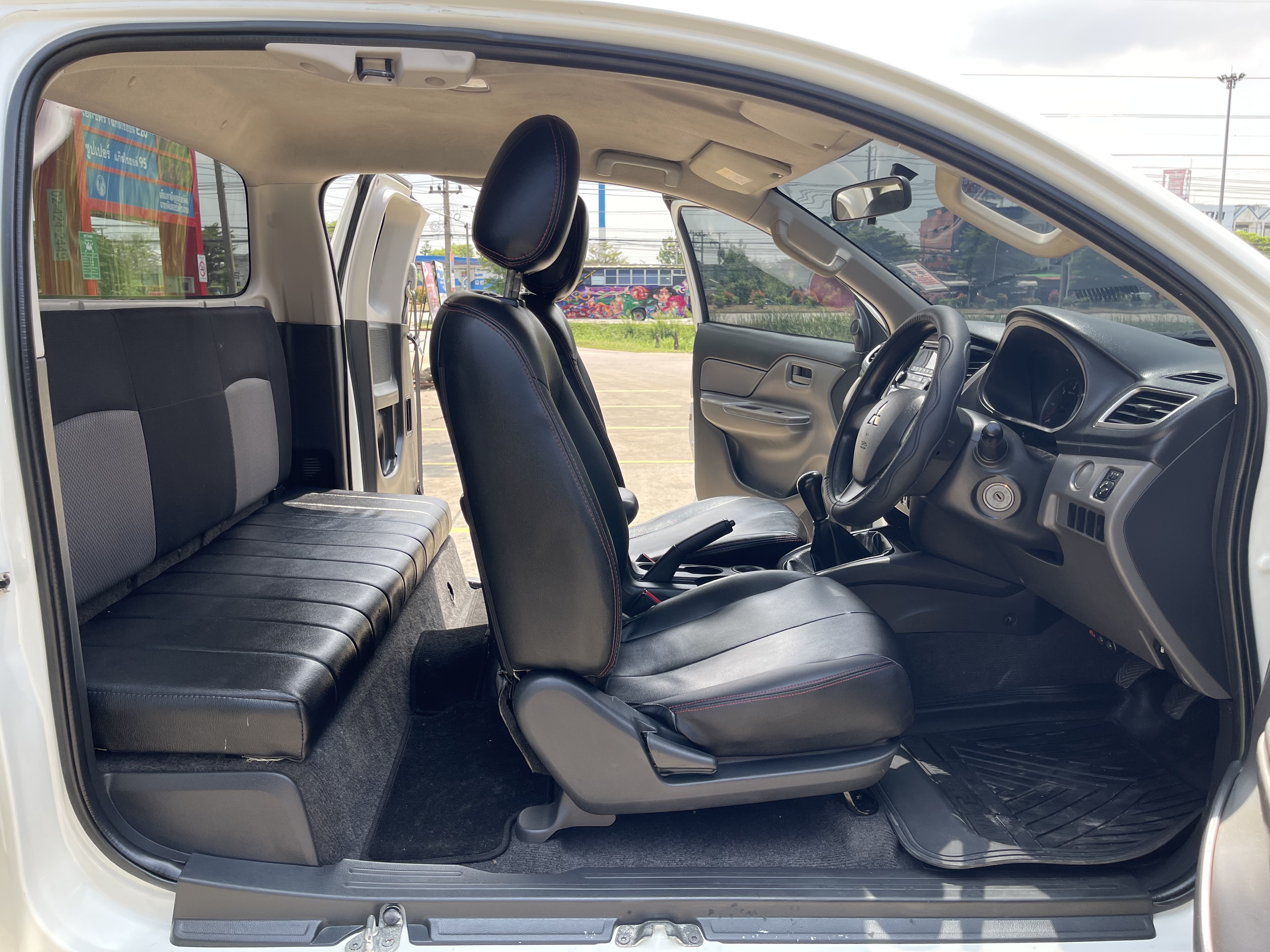 Mitsubishi Triton All New Cab 2.5 GLX Plus 2015 ขาวมุก